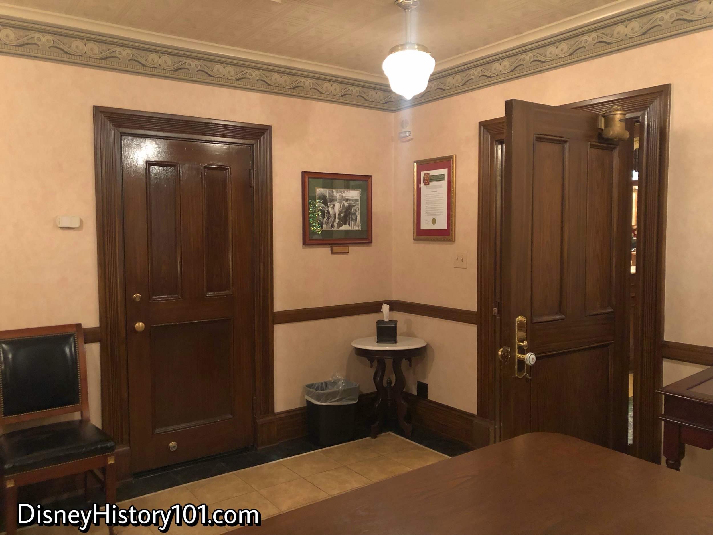 Disneyland Main Street City Hall "Mayor's Office" Interior, (the present)