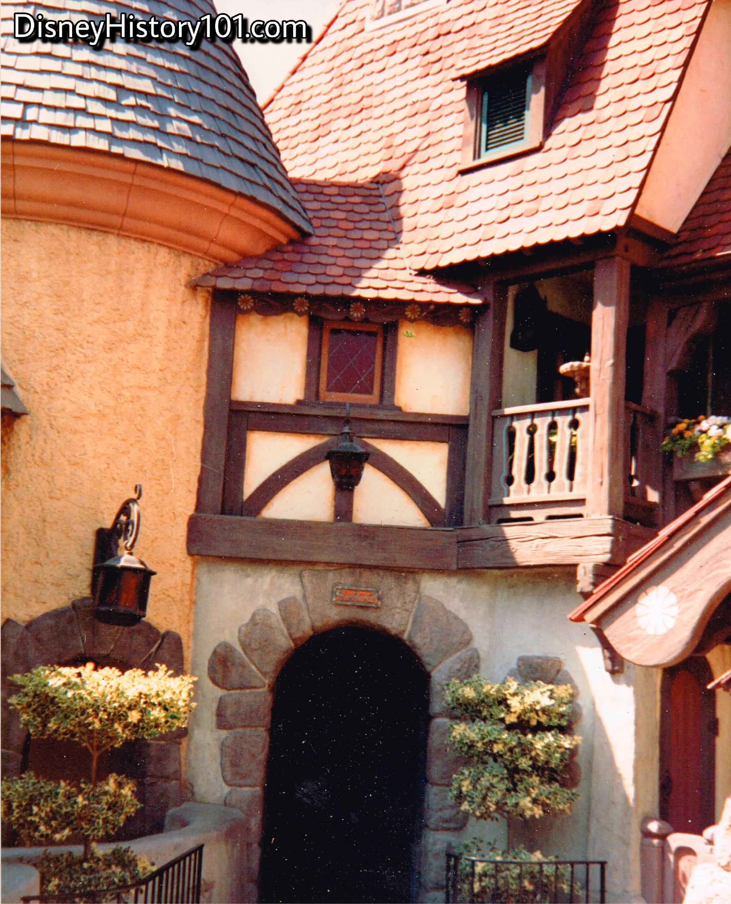 Pinocchio's Daring Journey facade