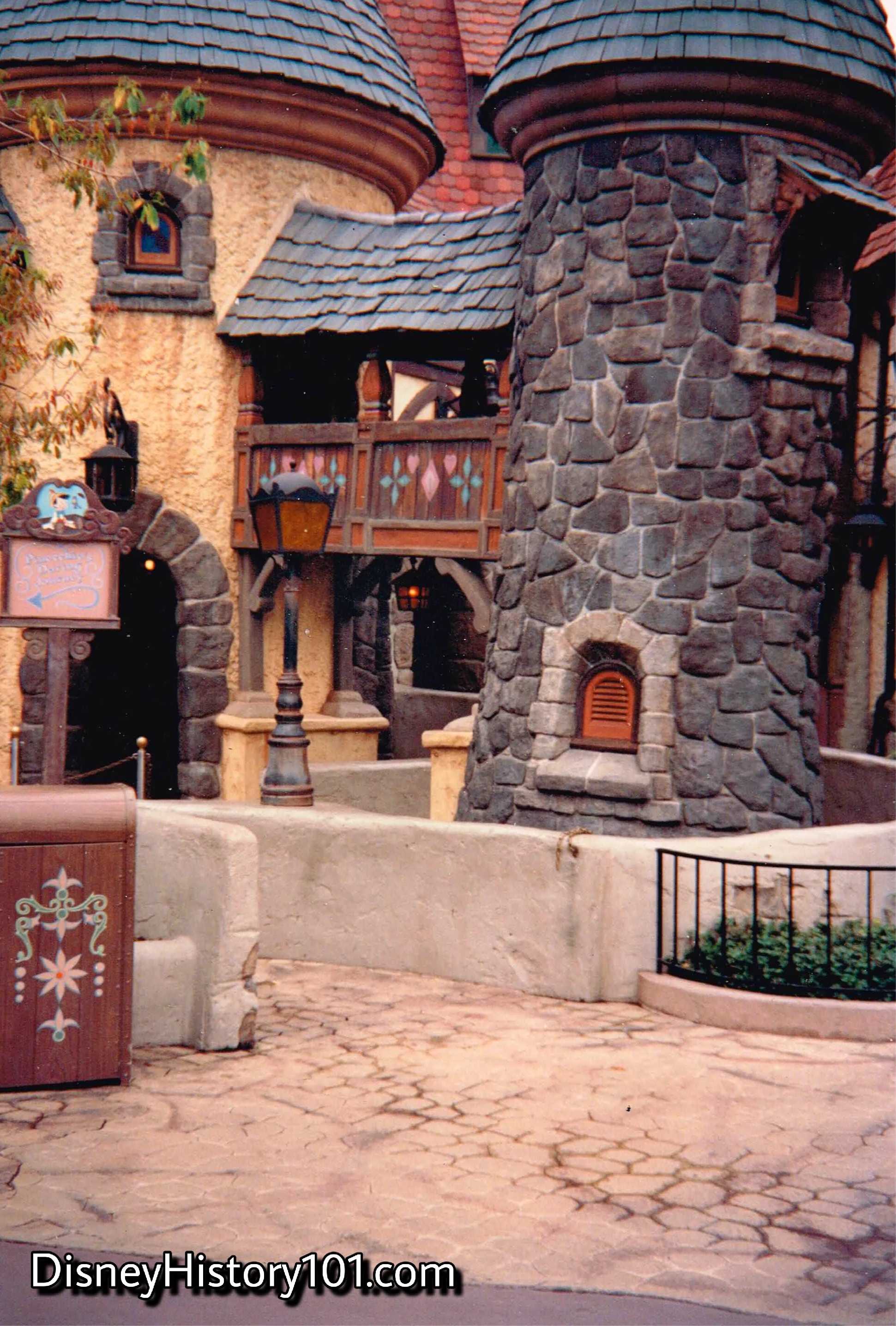 Pinocchio's Daring Journey facade