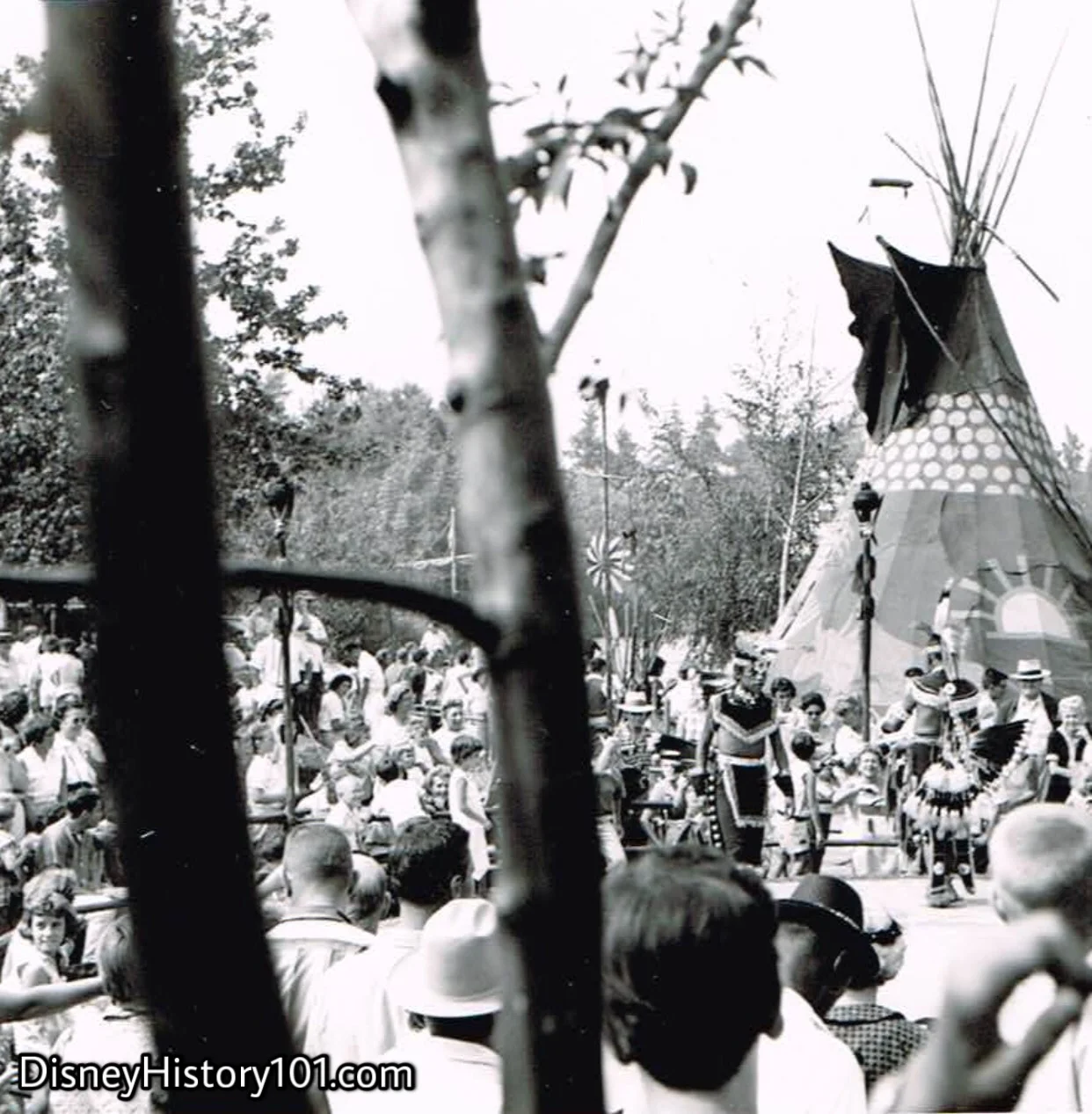 CEREMONIAL DANCE CIRCLE (August, 1959)