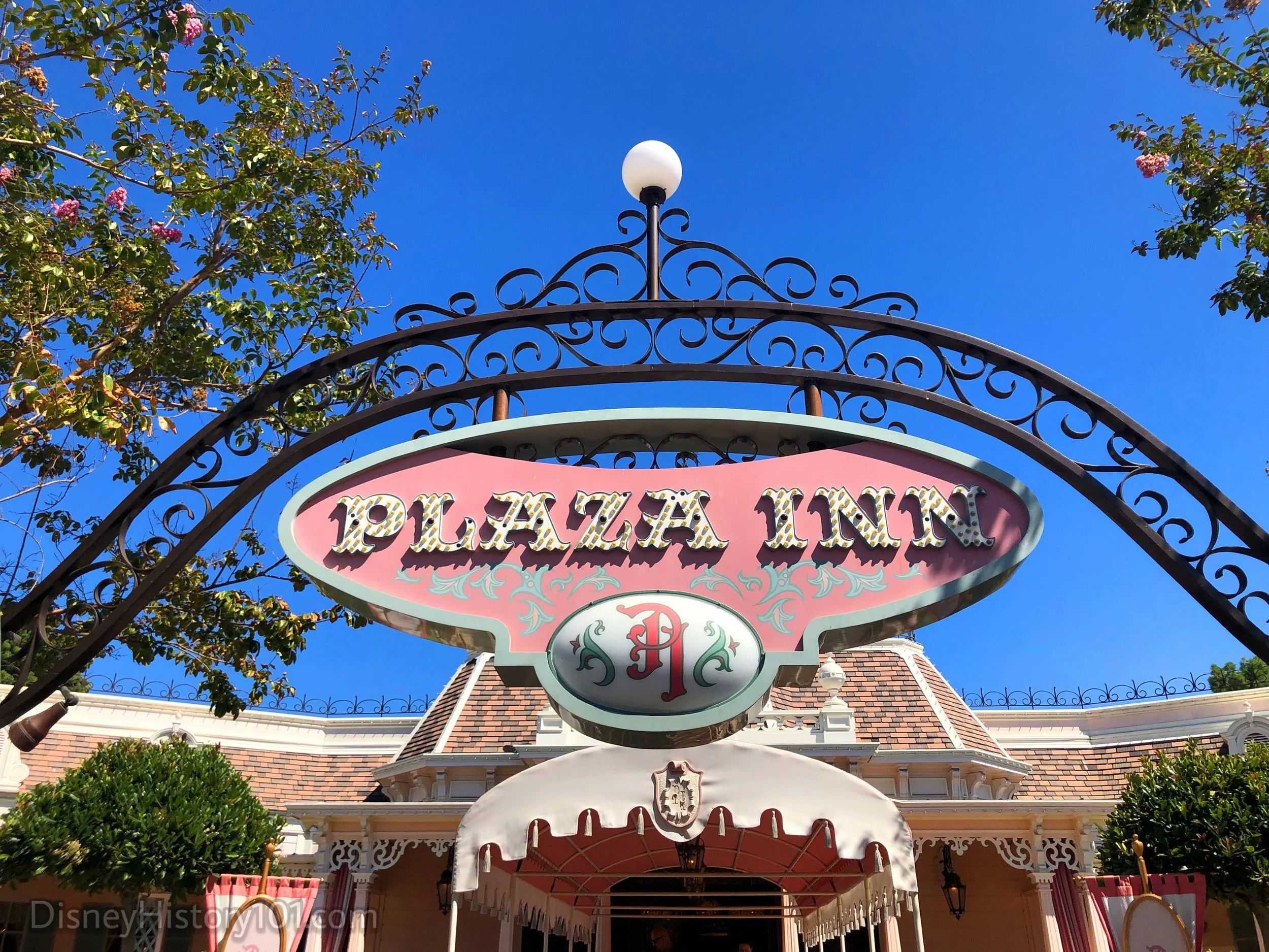 THE PLAZA INN Entryway Arch, 2019.