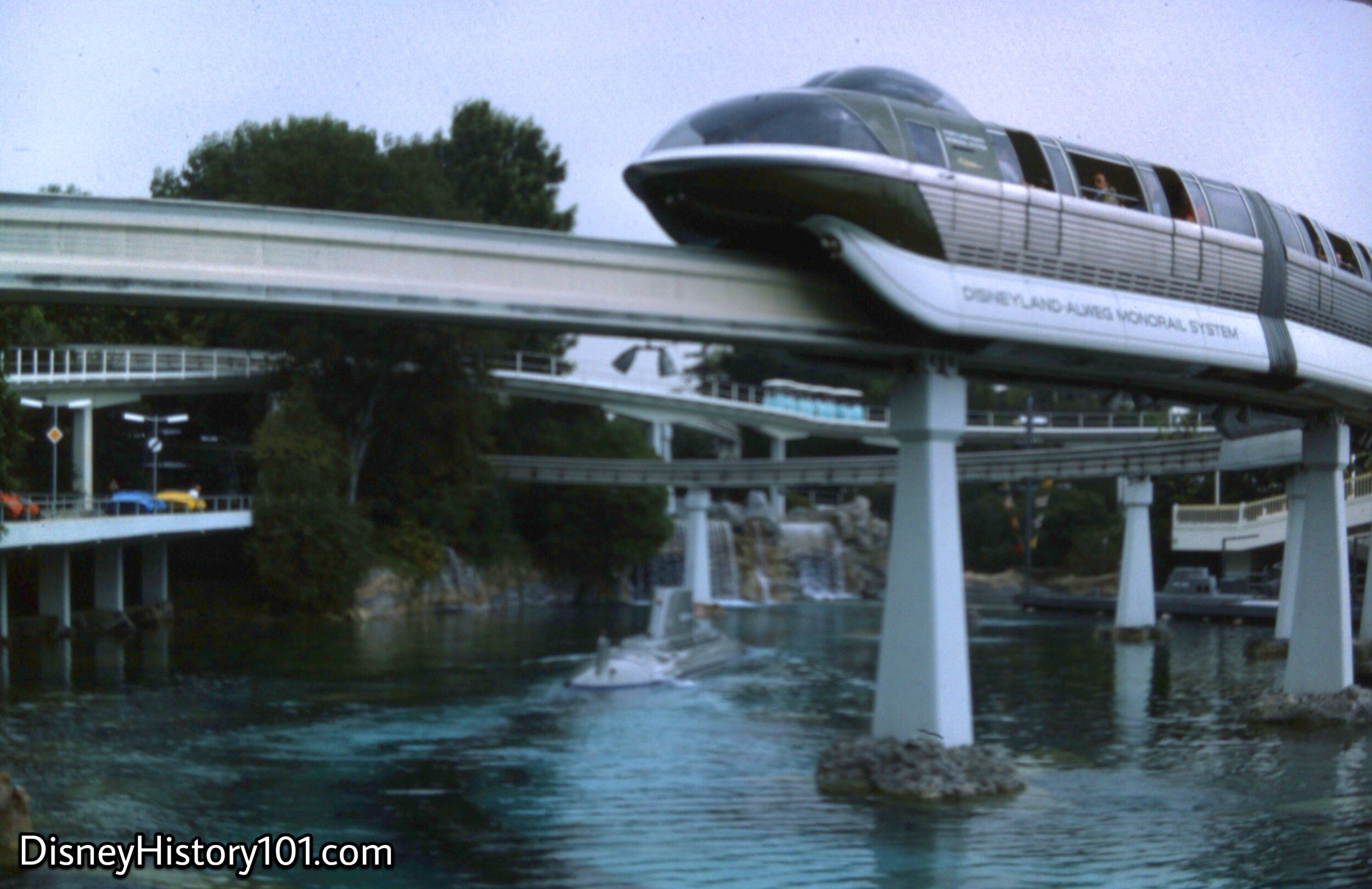 REENTERING THE PARK AND TOMORROWLAND SEGMENT - Monorail Mark III Blue