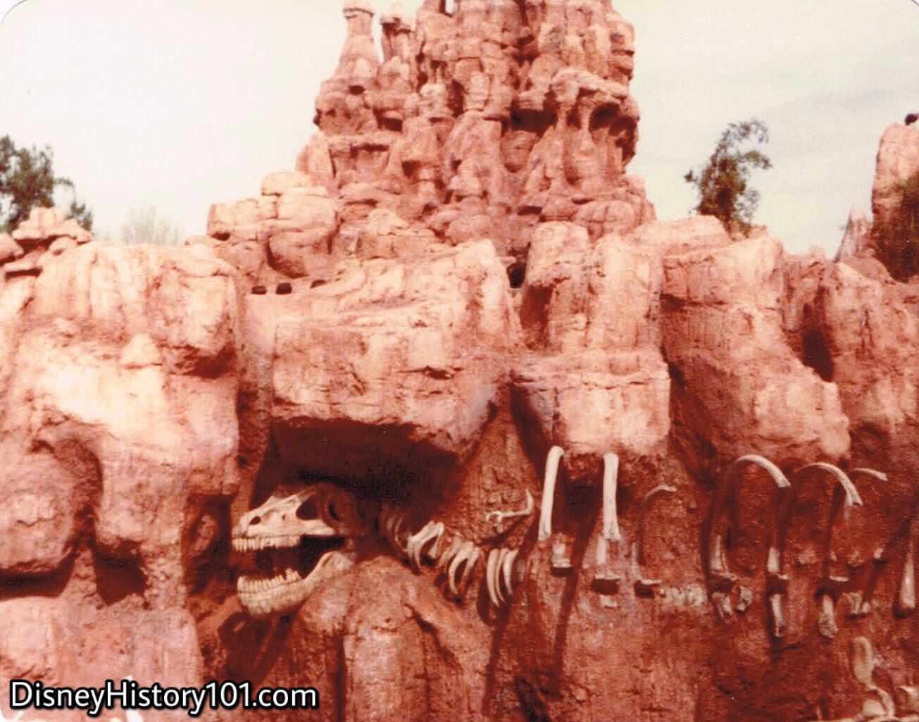 Big Thunder Mountain Railroad Dinosaur Gap, (1980)