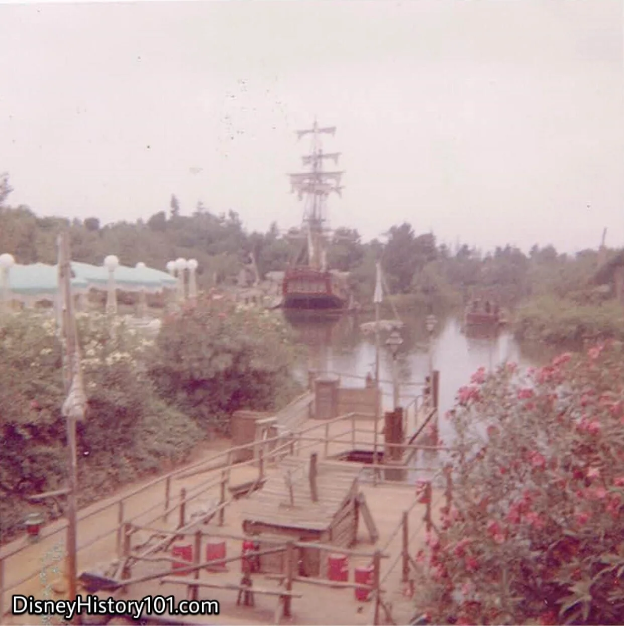 Rafts to Tom Sawyer Island