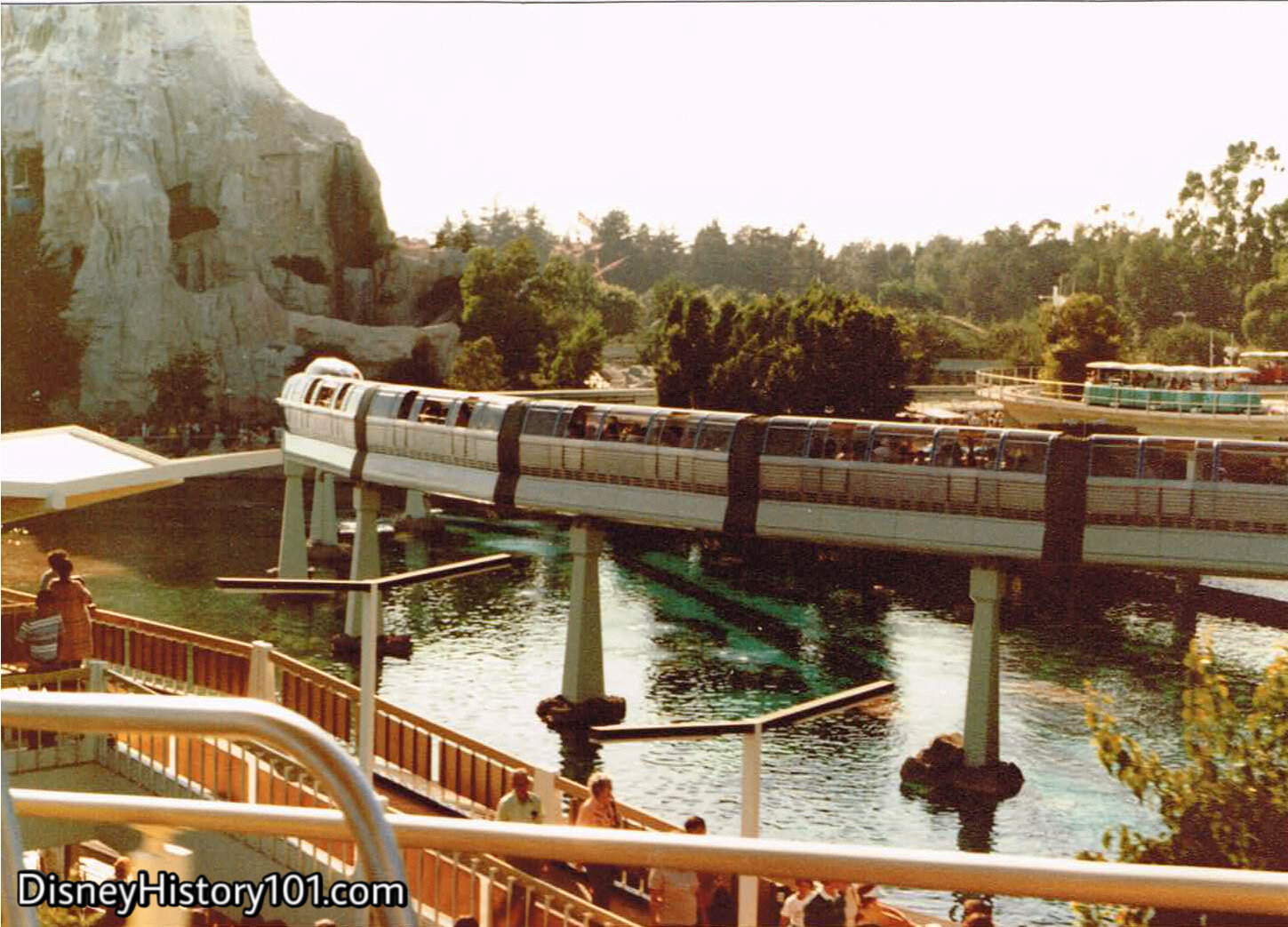 REENTERING THE PARK AND TOMORROWLAND SEGMENT - Monorail Mark III Blue