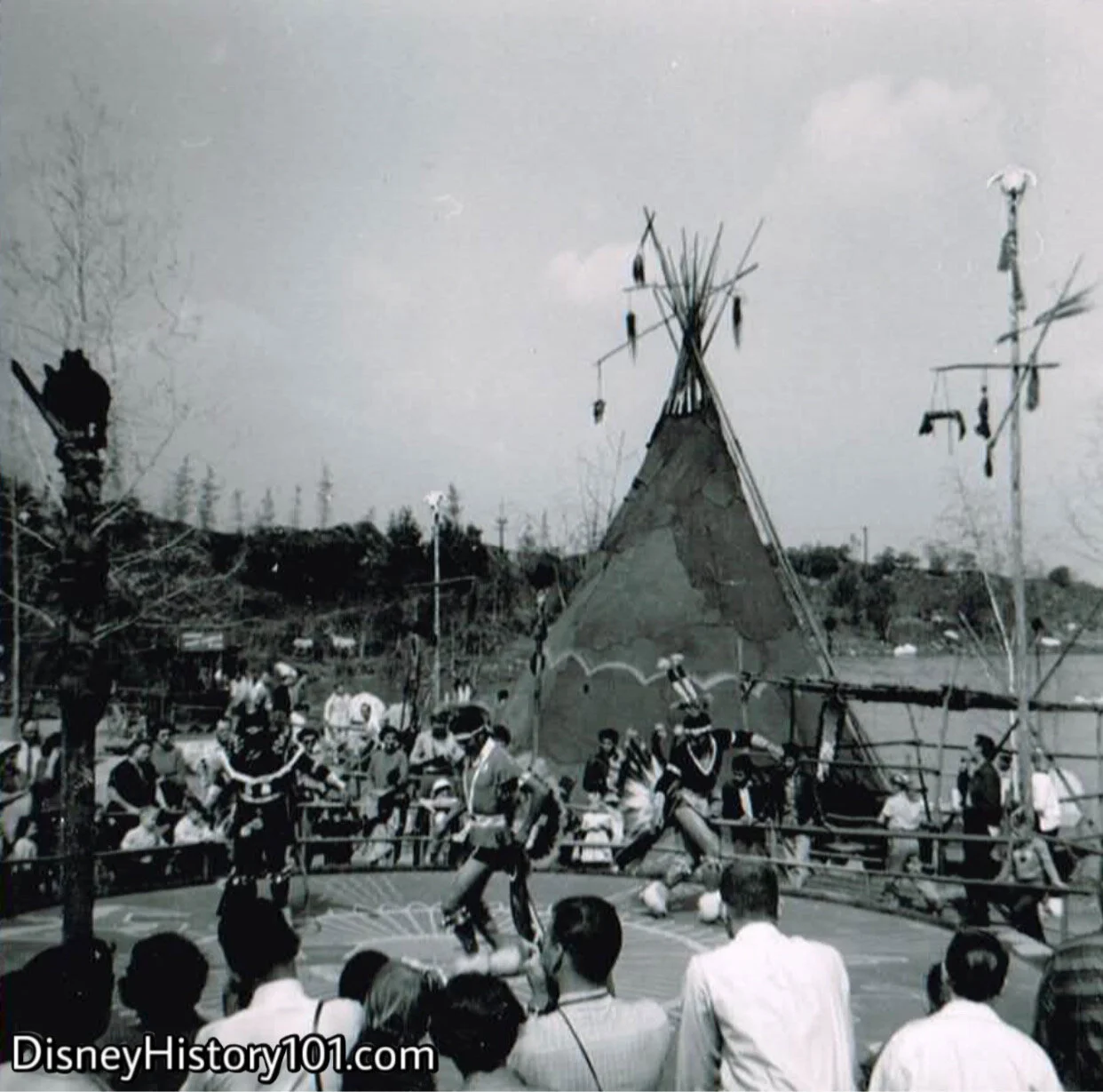 CEREMONIAL DANCE CIRCLE (1957)