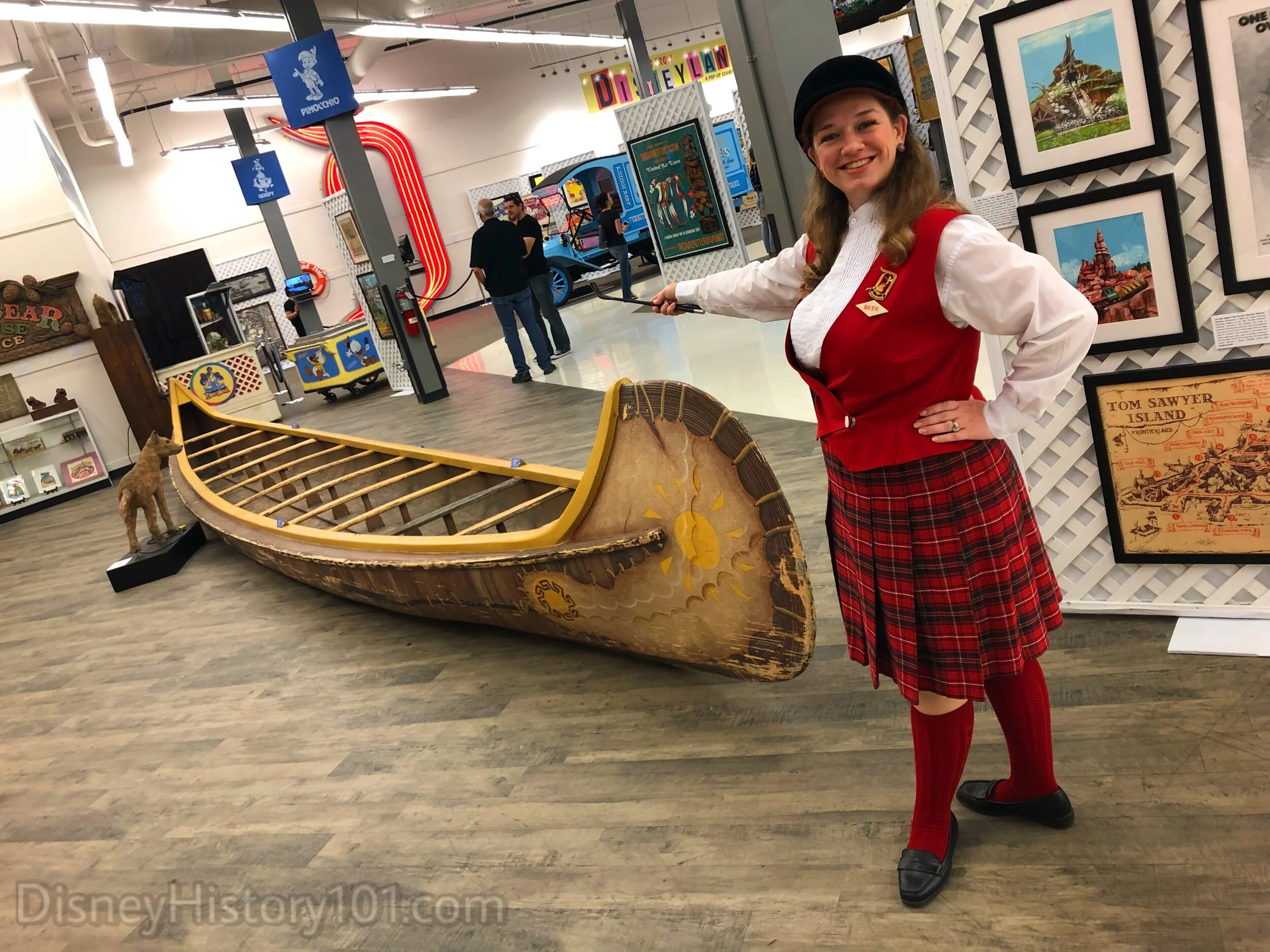 Indian War Canoe, (Former Richard Kraft Collection)