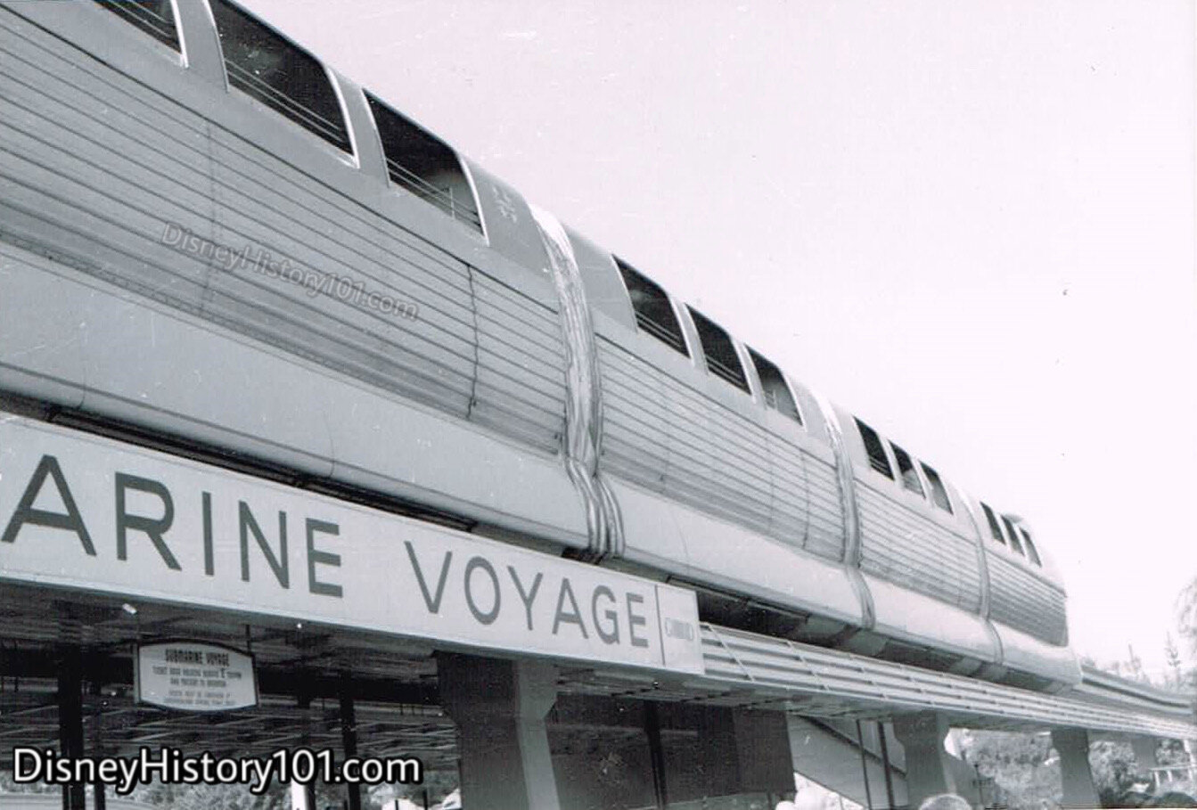 REENTERING THE PARK AND TOMORROWLAND SEGMENT - Monorail Mark II