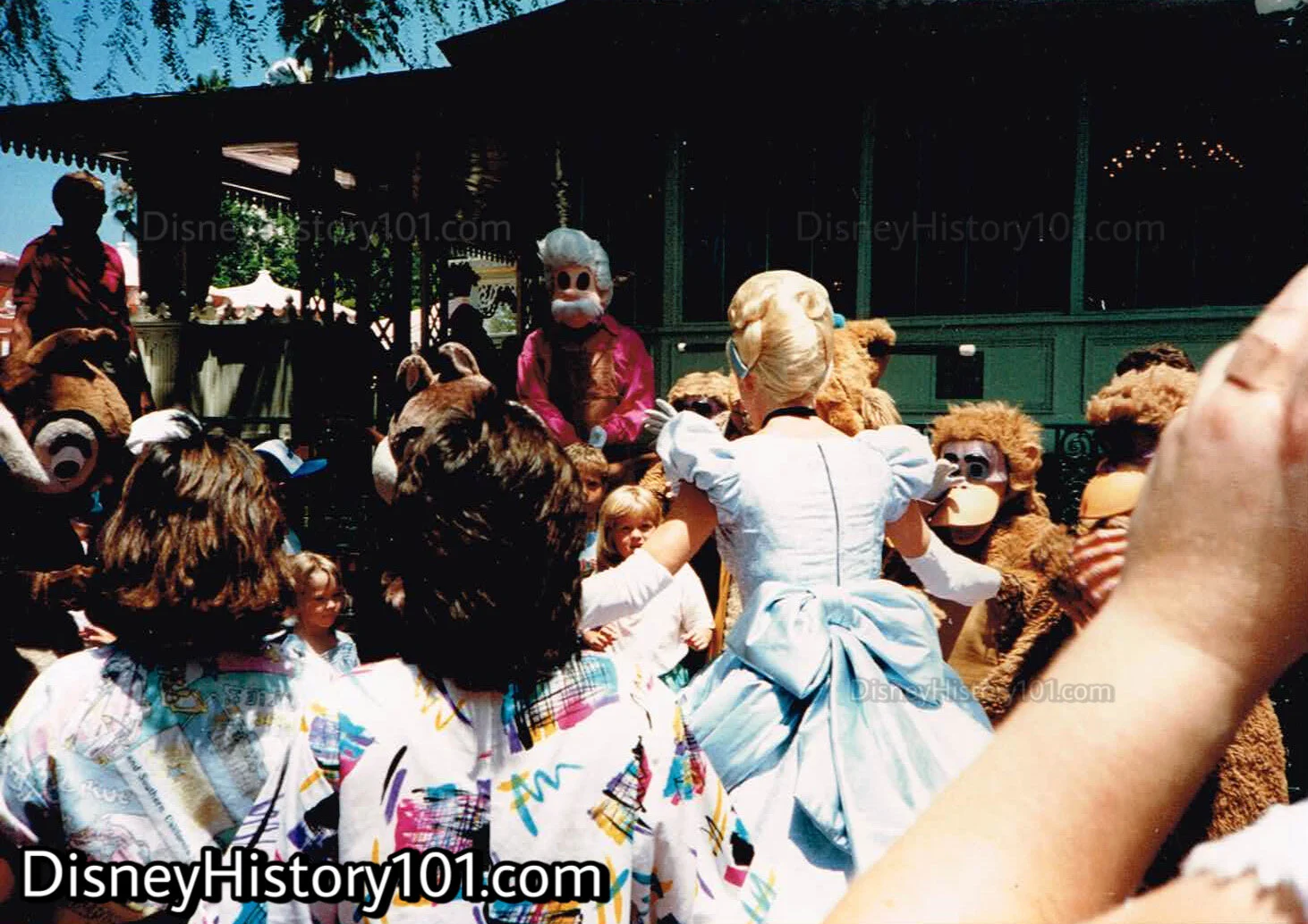 THE PLAZA INN, Character Breakfasts