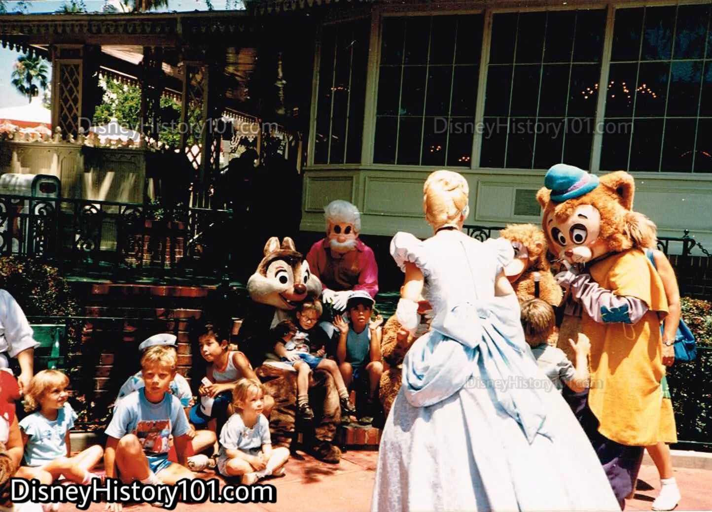 THE PLAZA INN, Character Breakfasts