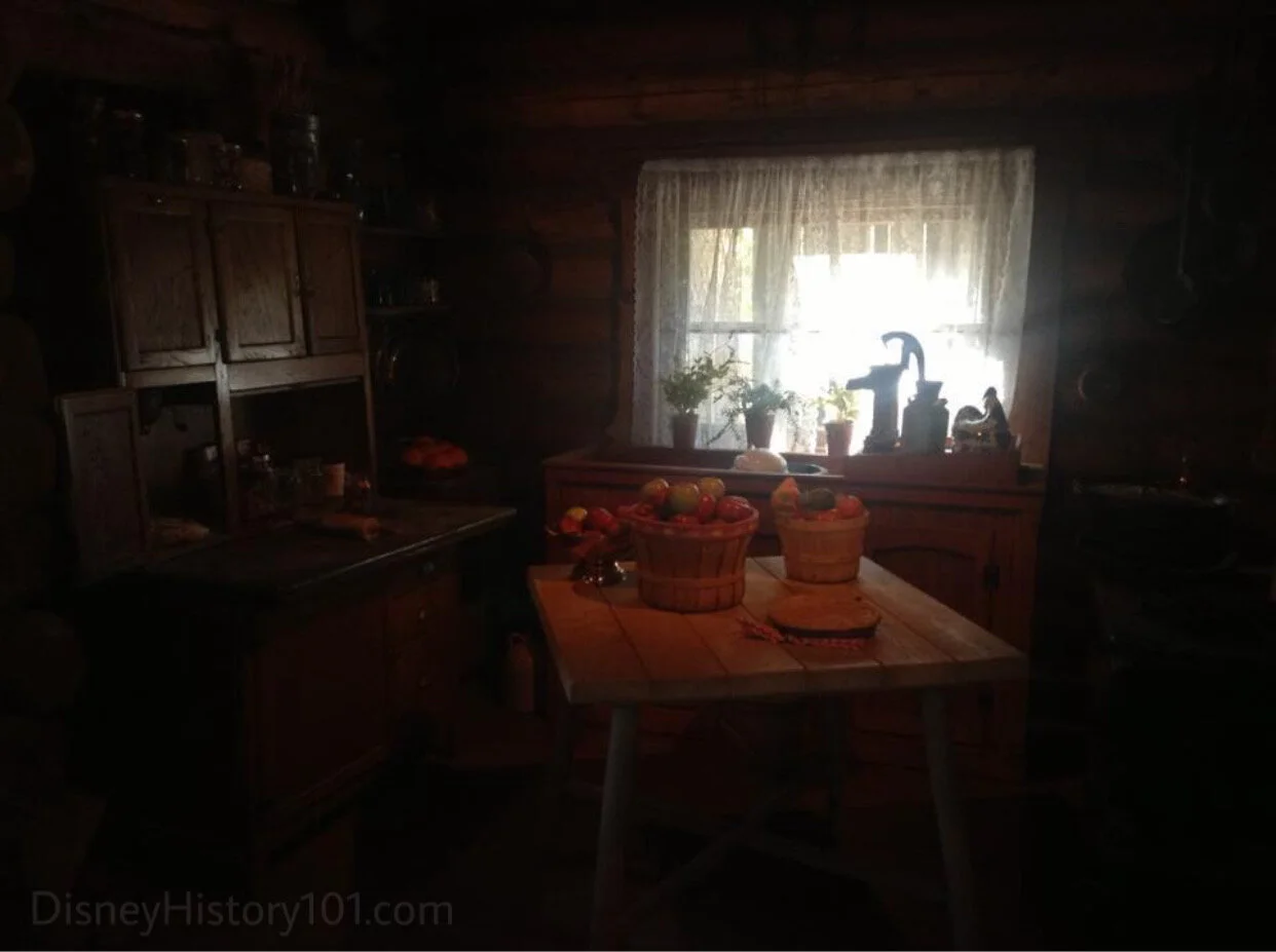  The Ranch House - Ms. Chris' Cabin