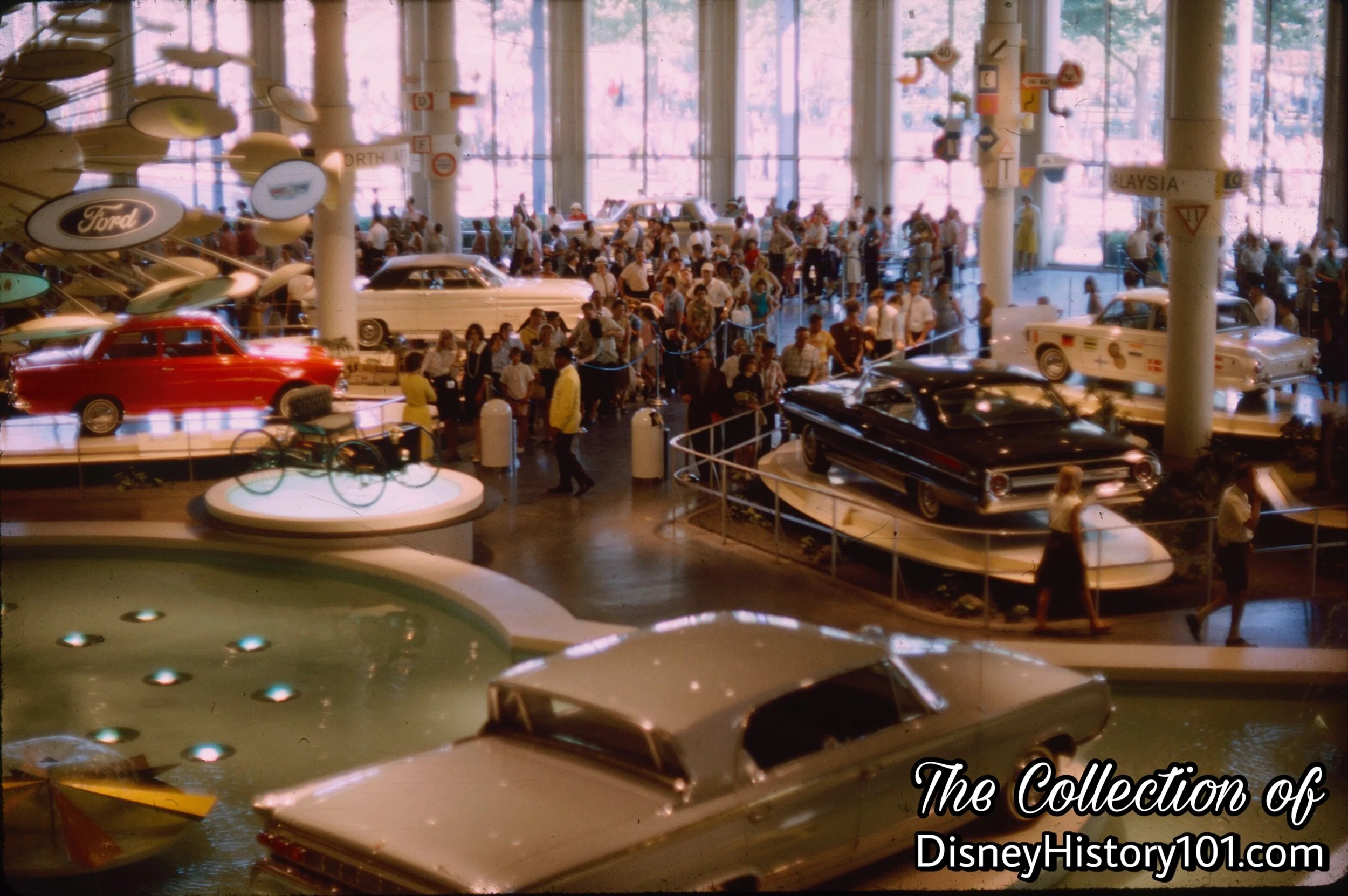 FORD Motors "Wonder Rotunda" Pavilion Showroom