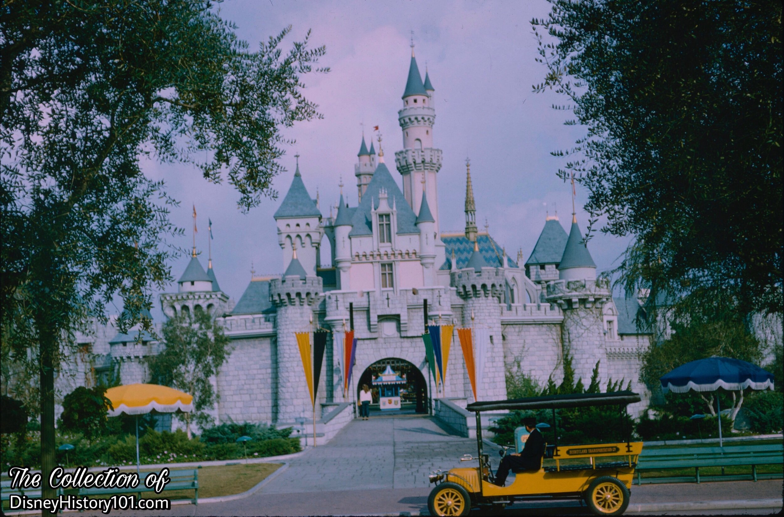 HORSELESS CARRIAGE - YELLOW, (December 2, 1960)