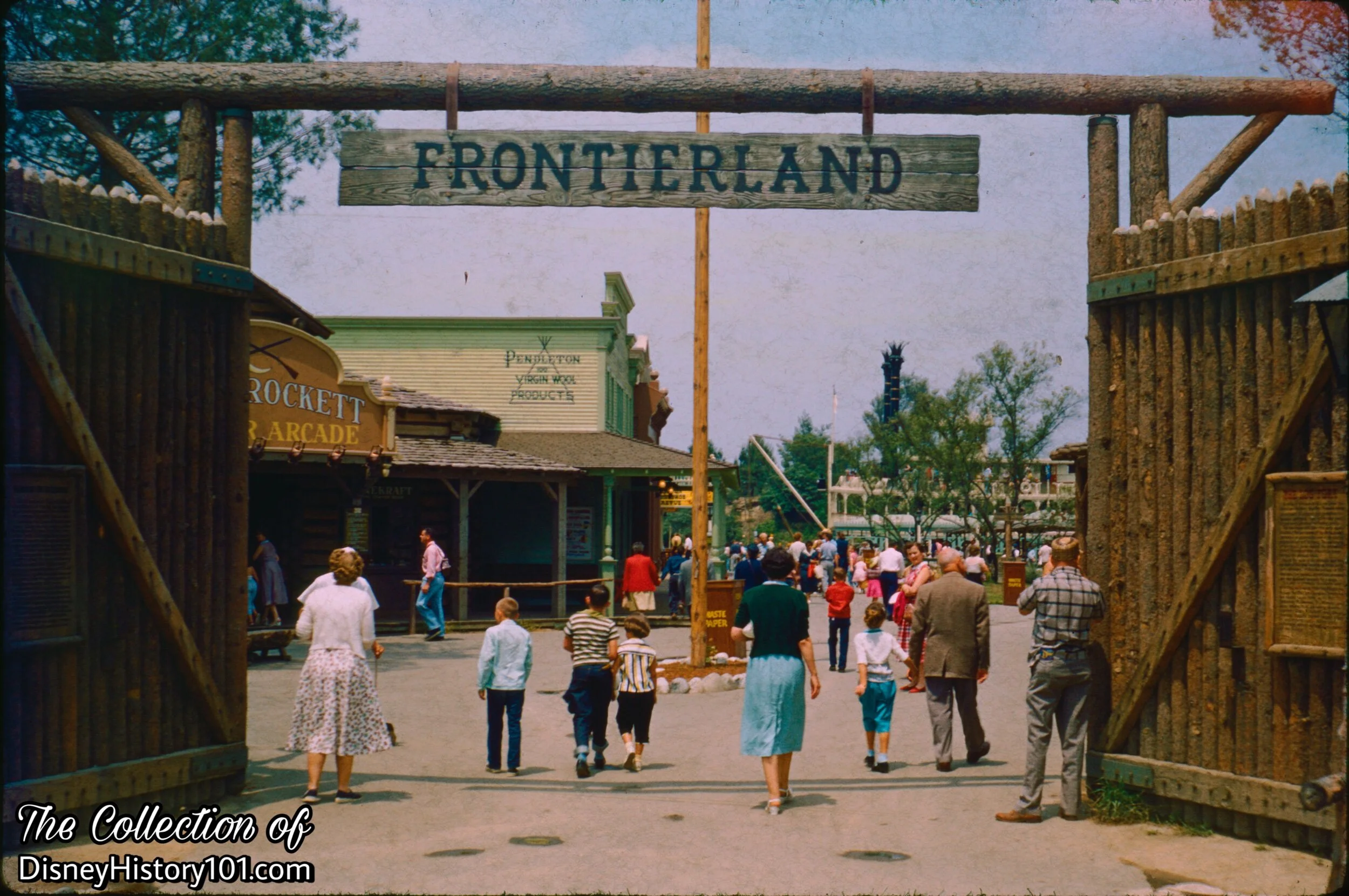 Frontierland Stockade 