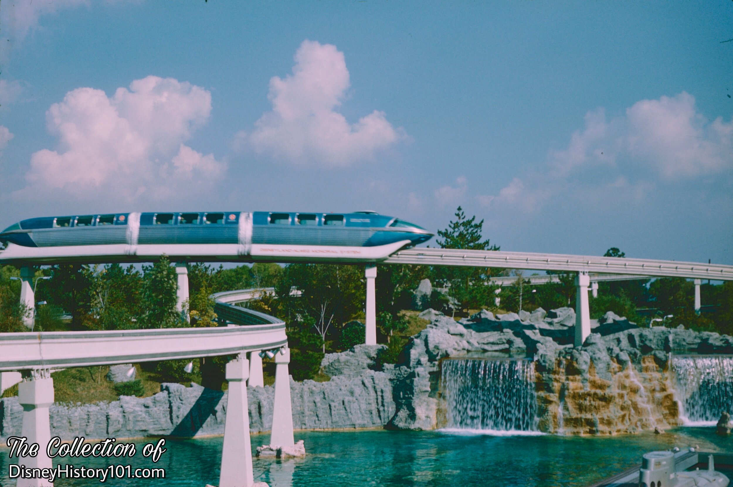 Disneyland-ALWEG Monorail Mark I Blue, (December 2, 1960)