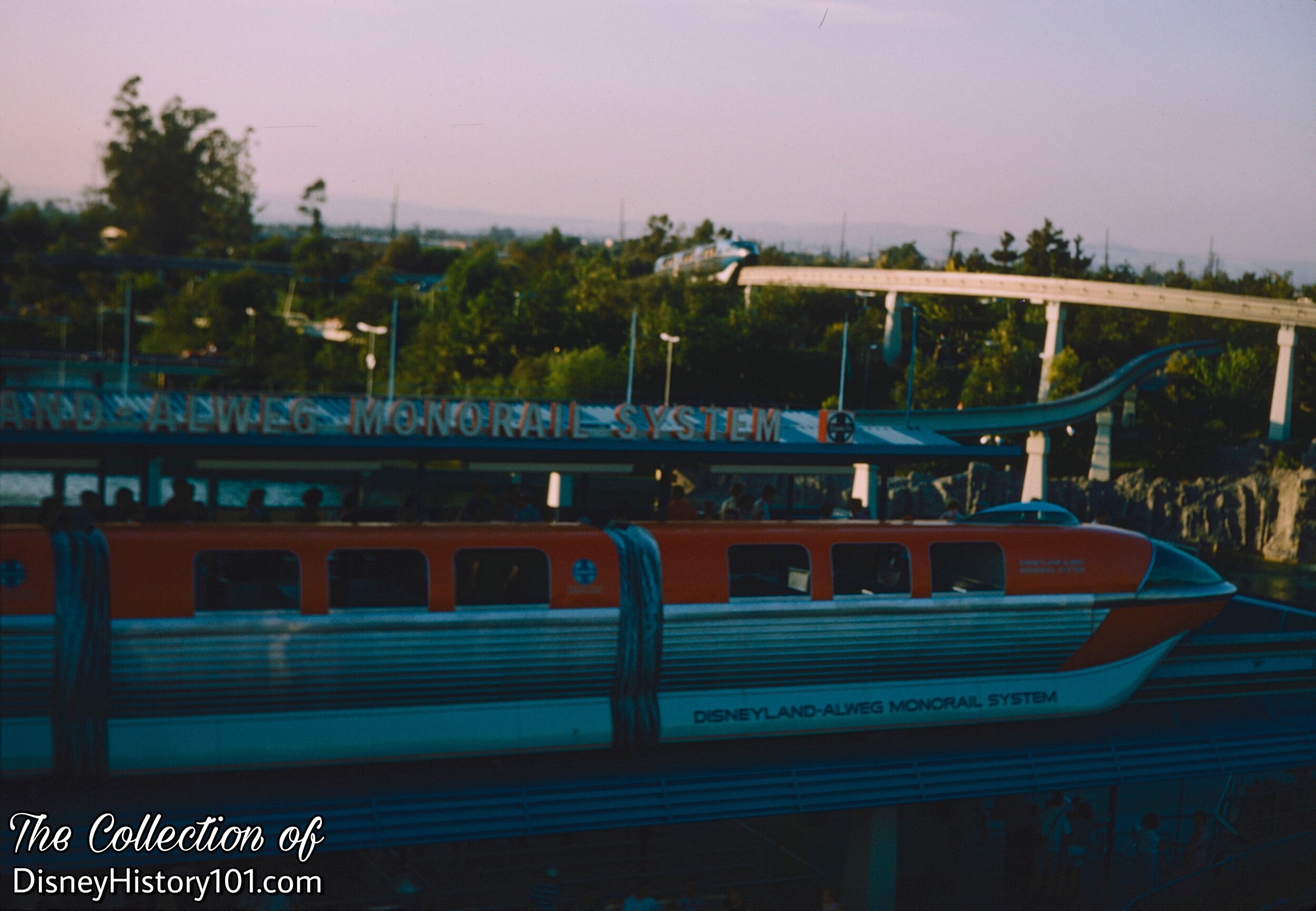 Disneyland-ALWEG Monorail Mark I Red, (December 22, 1960)