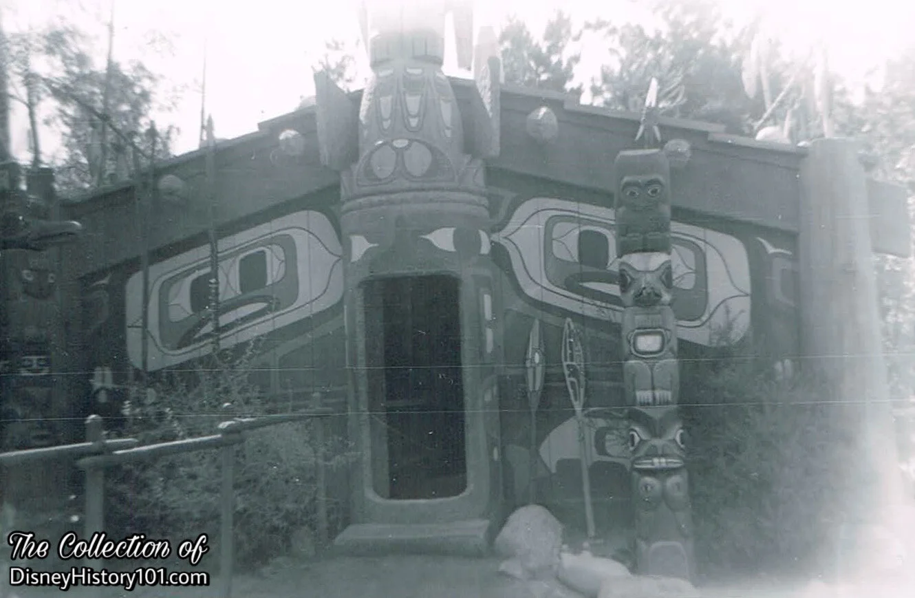 PACIFIC NORTHWEST WOOD PLANK HOUSE