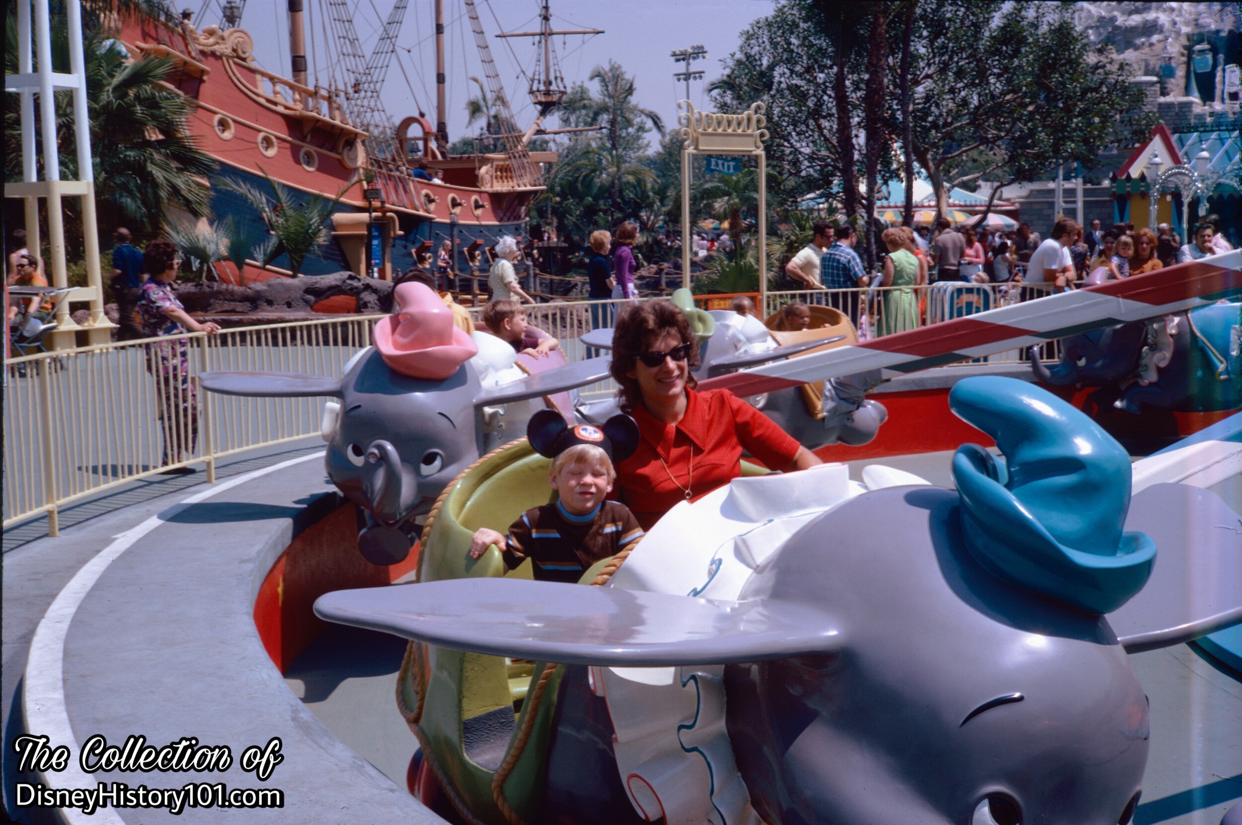 Dumbo Flying Elephants, (April, 1972)