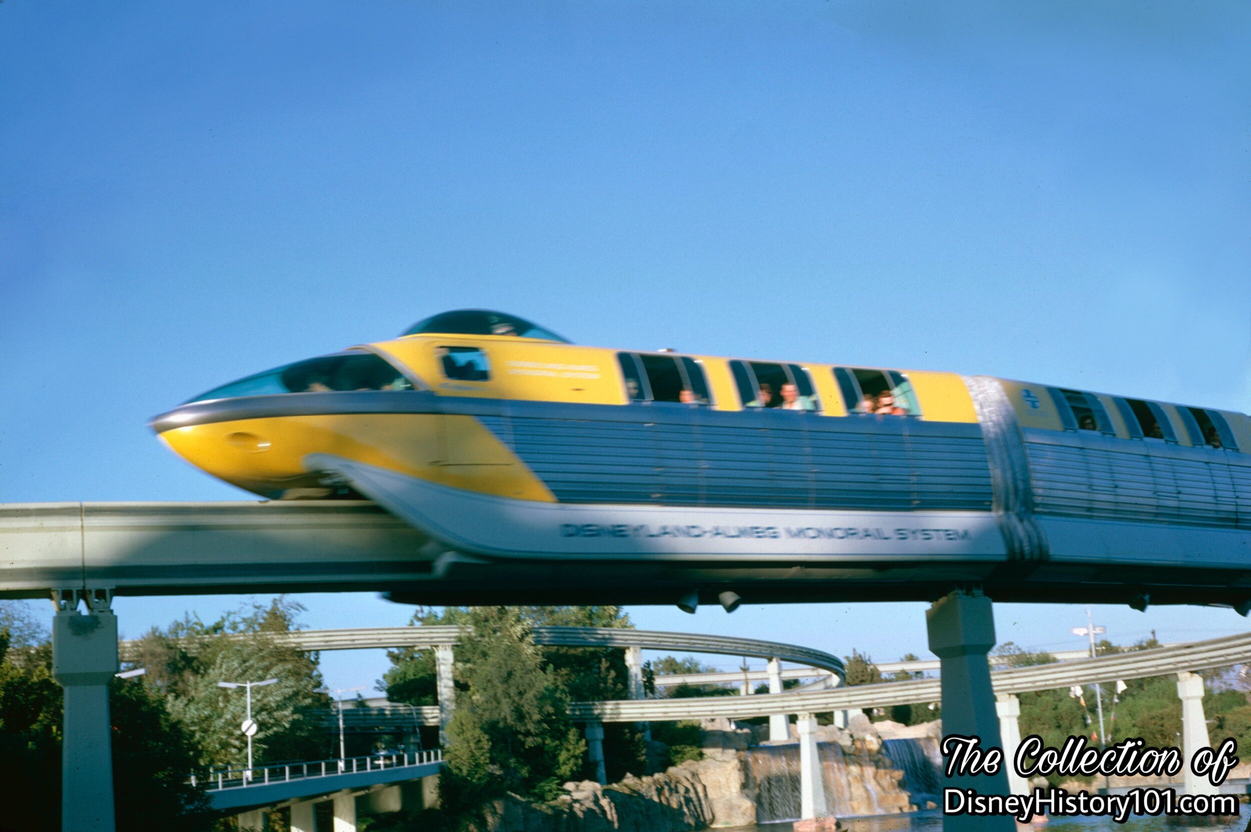 REENTERING THE PARK AND TOMORROWLAND SEGMENT - Monorail Mark II Yellow