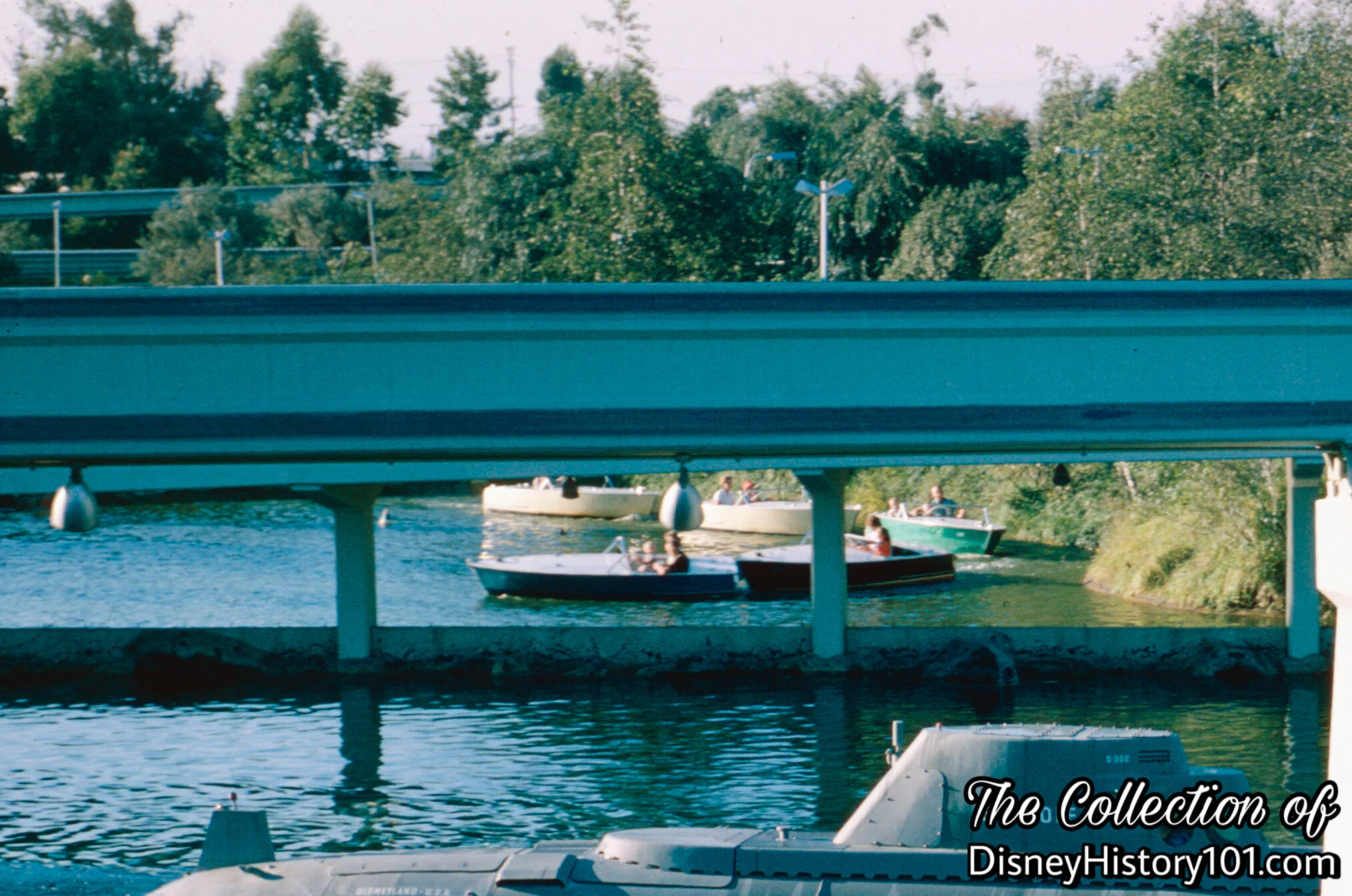 Motor Boat Cruise From Submarine Lagoon