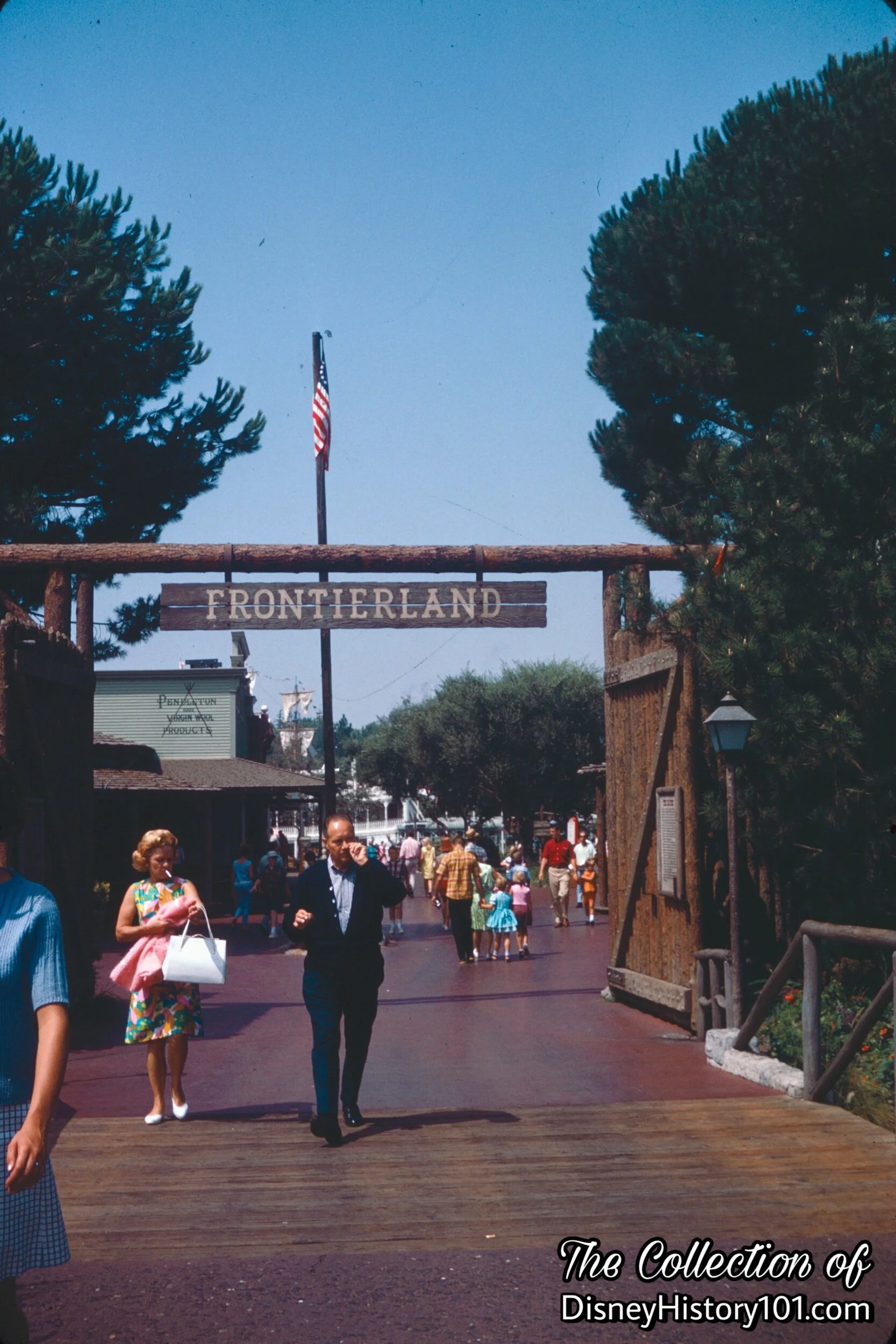 Frontierland Stockade 