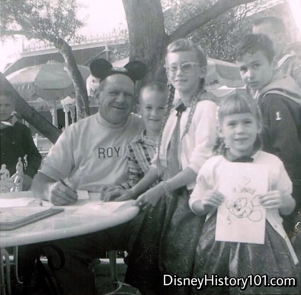 Roy “The Big Mooseketeer” Williams extends a courteous and friendly smile for VIPs at Red Wagon Inn, May, 1960.