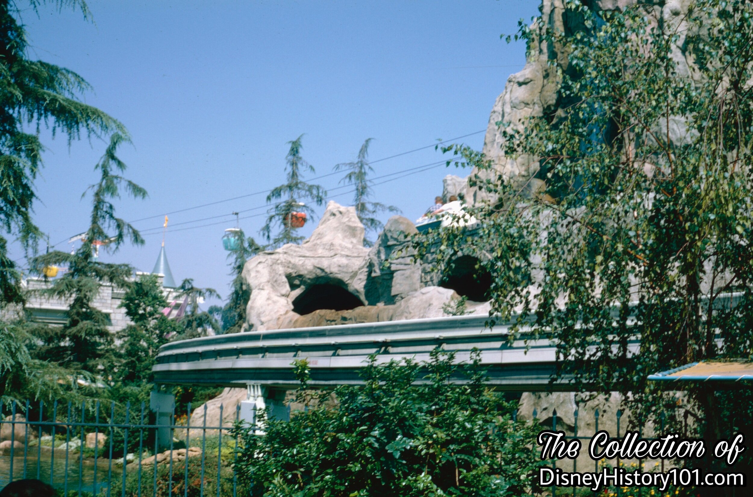 REENTERING THE PARK AND TOMORROWLAND SEGMENT