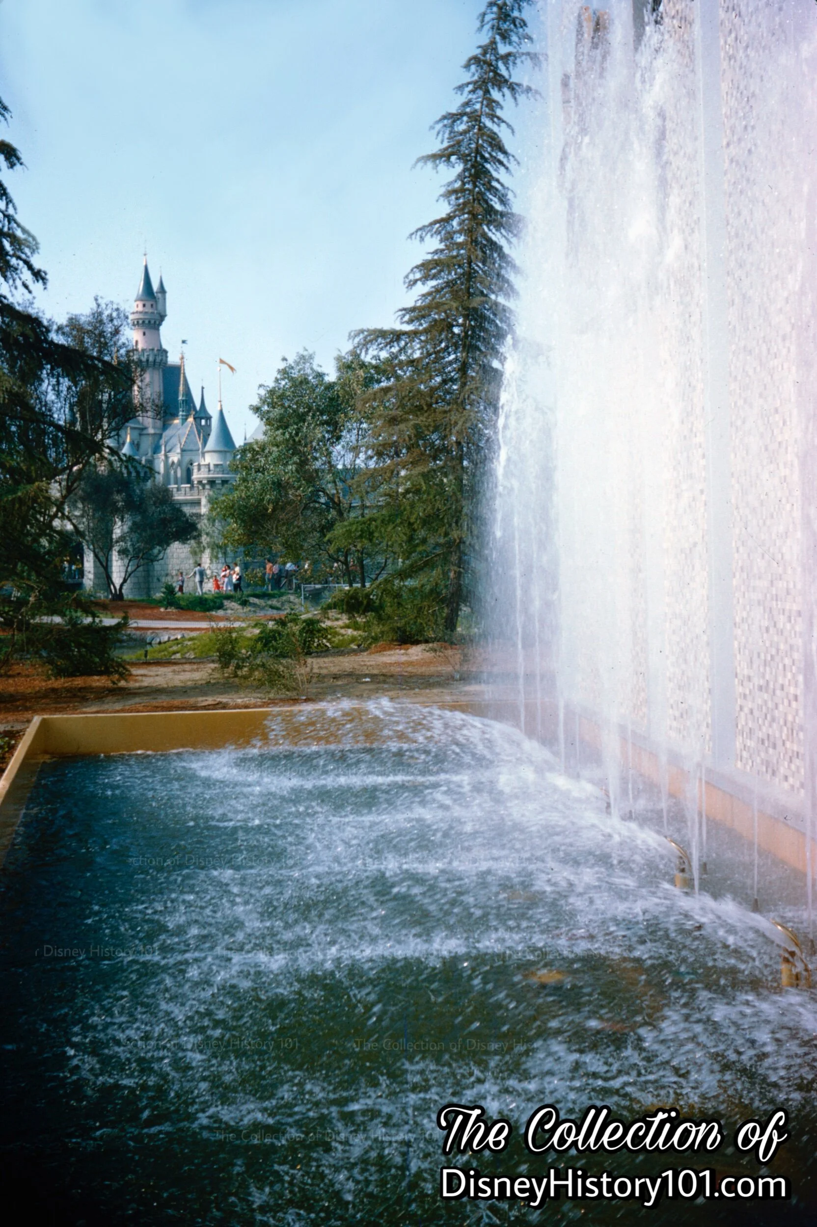 Tomorrowland North Exhibit Hall Atom Fountain (Daytime)