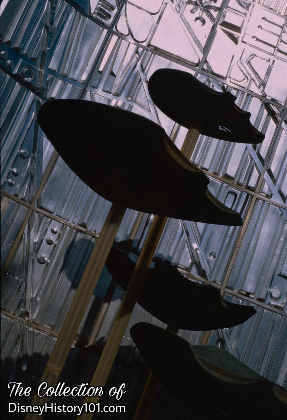 Misuo Natsume’s Metallic Screen Mural & Tomorrowland Fountains