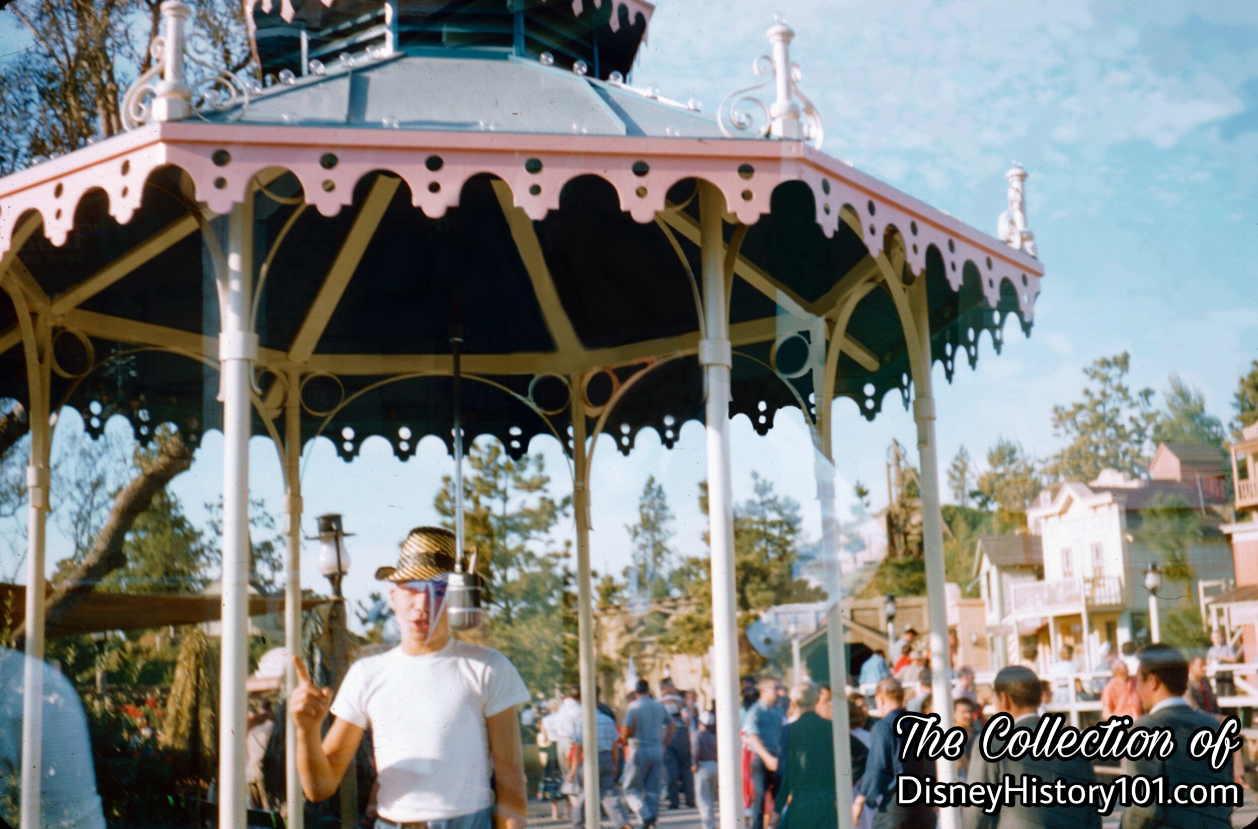 A Guest Under El Zocalo Bandstand