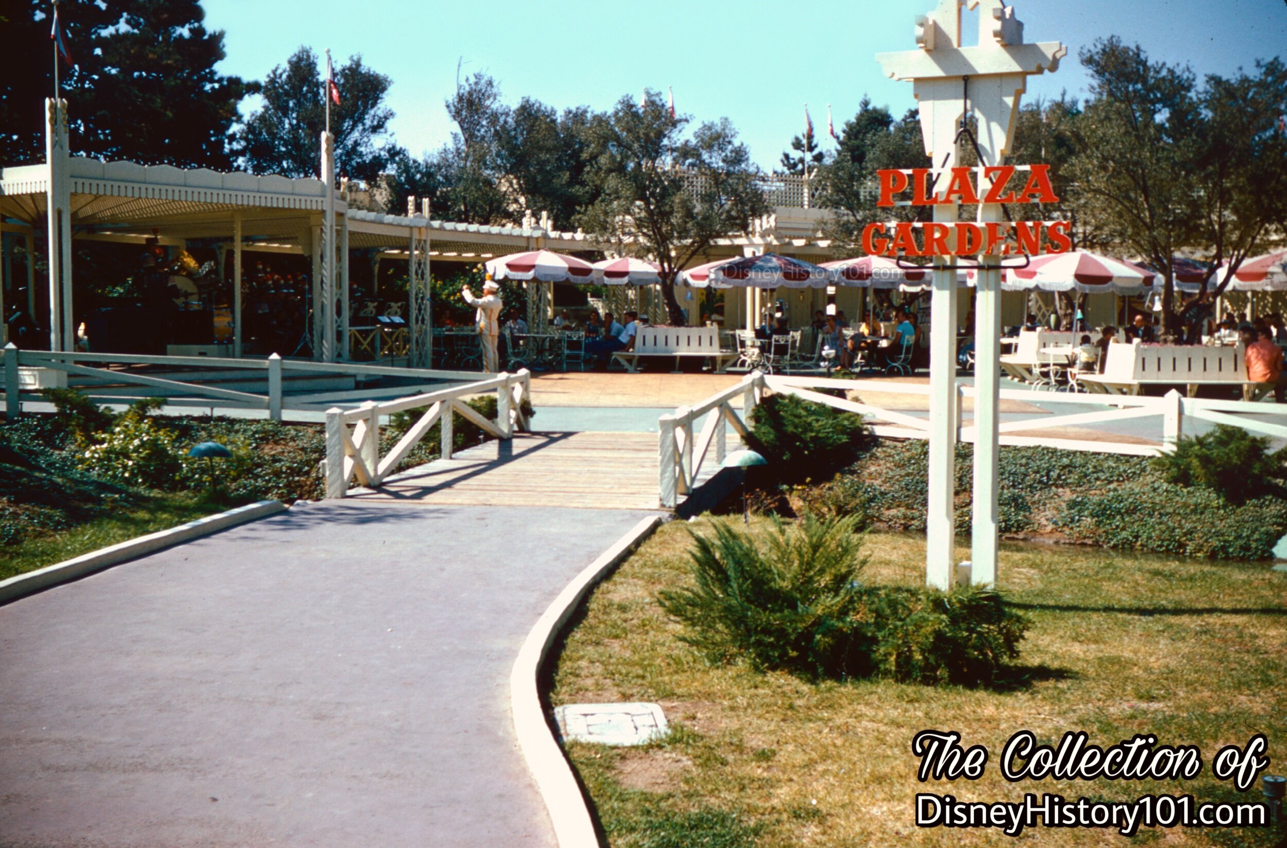 Carnation Plaza Gardens Entryway, 1957