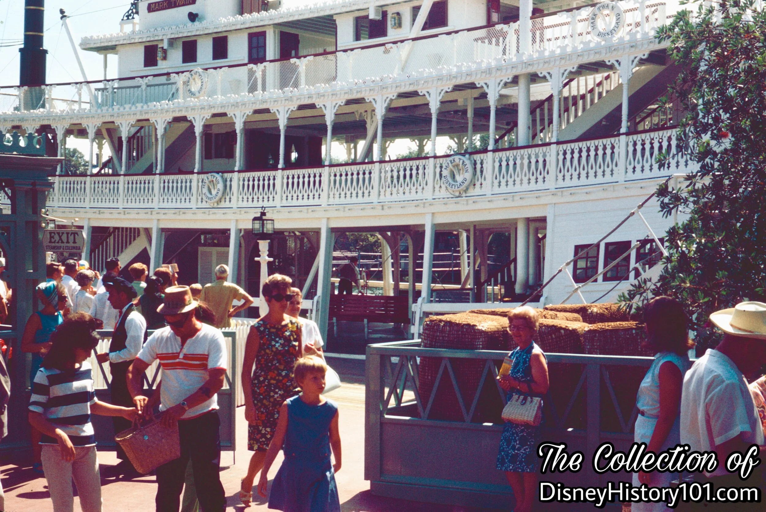 Mark Twain Unloading at the Mark Twain Steamboat Dock