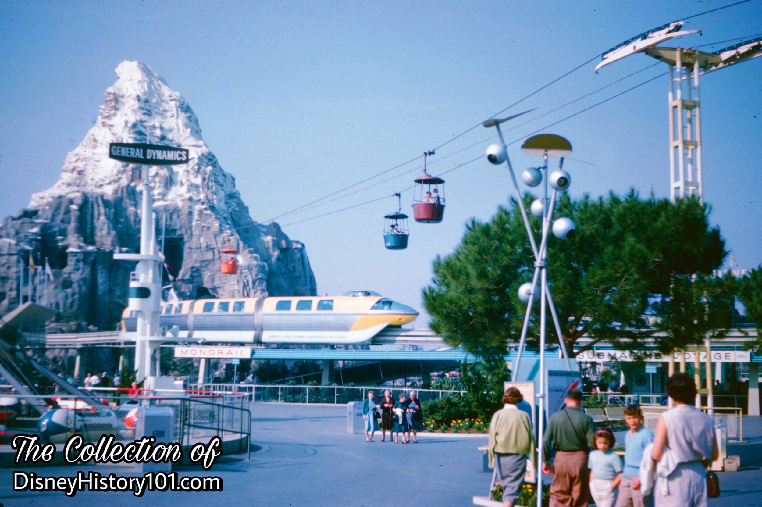 REENTERING THE PARK AND TOMORROWLAND SEGMENT - Monorail Mark II Yellow