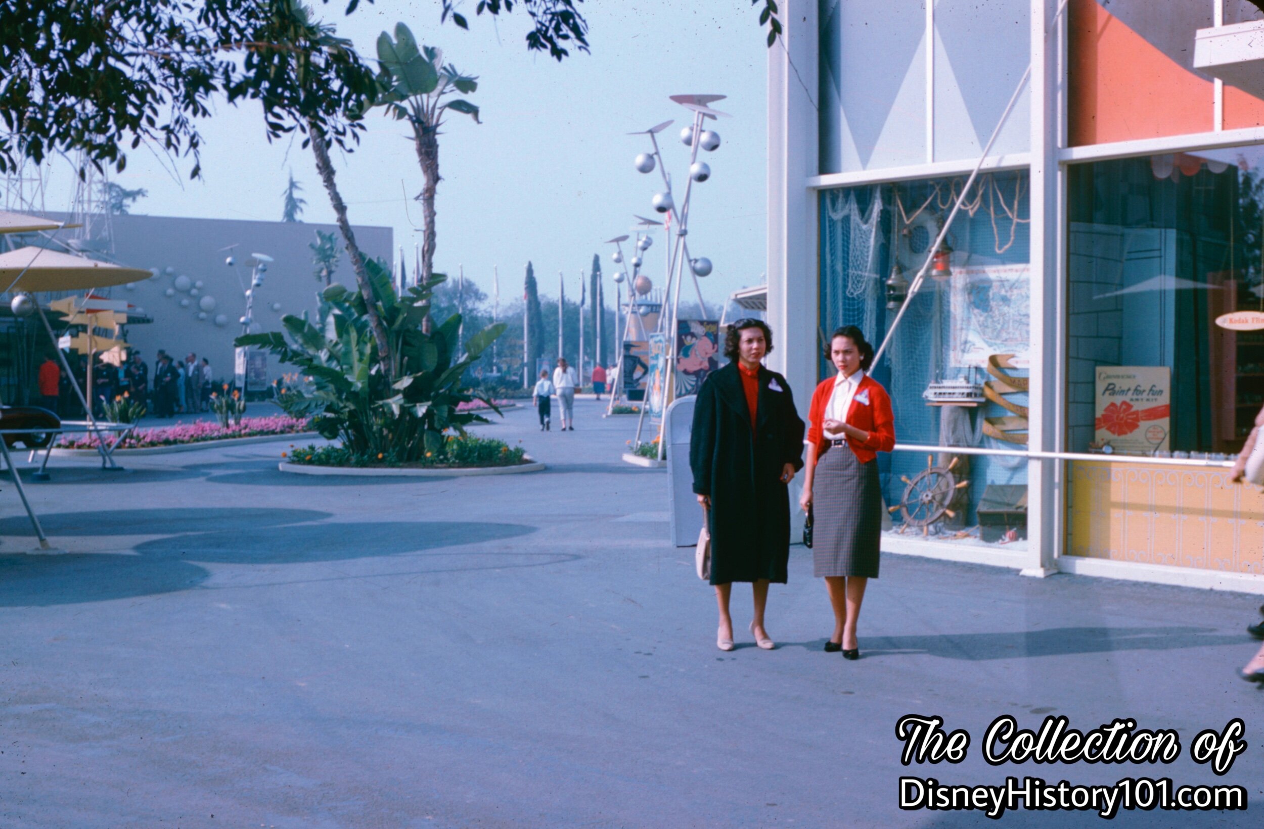Tomorrowland Art Corner 
