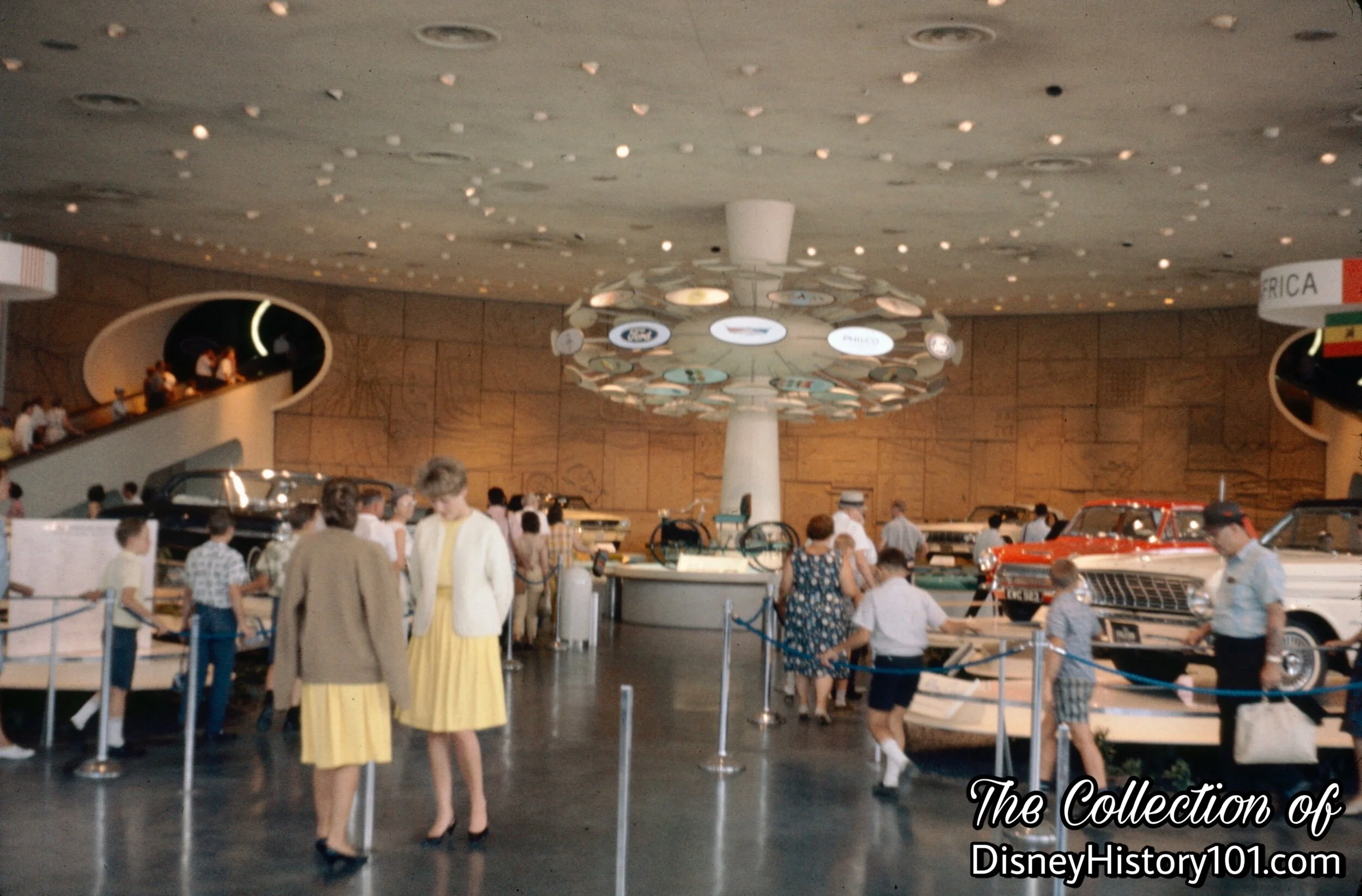 FORD Motors "Wonder Rotunda" Pavilion Showroom