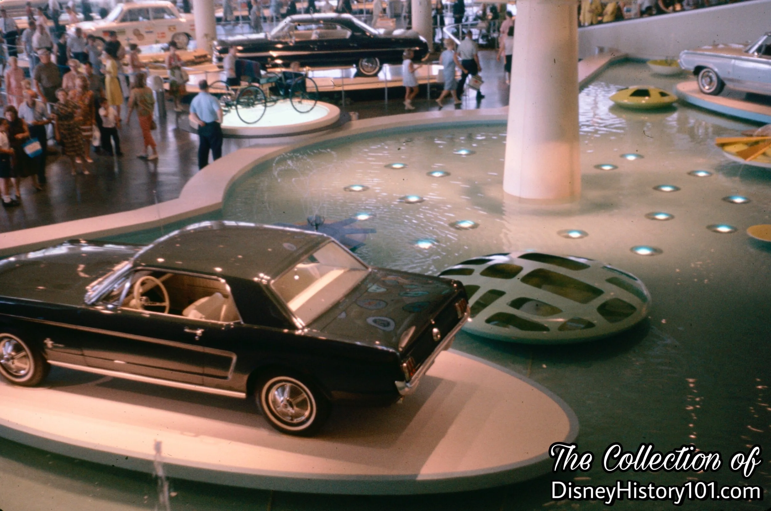 FORD Motors "Wonder Rotunda" Pavilion Showroom