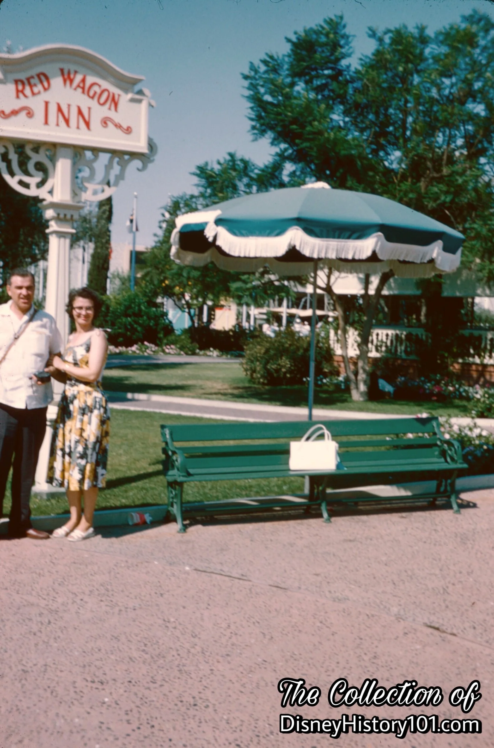 Red Wagon Inn Sign and Guests, (1959)