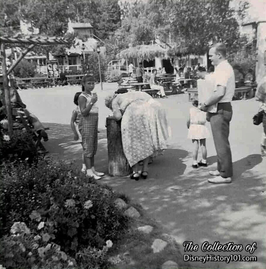 El Zocalo Park, (December, 1961)