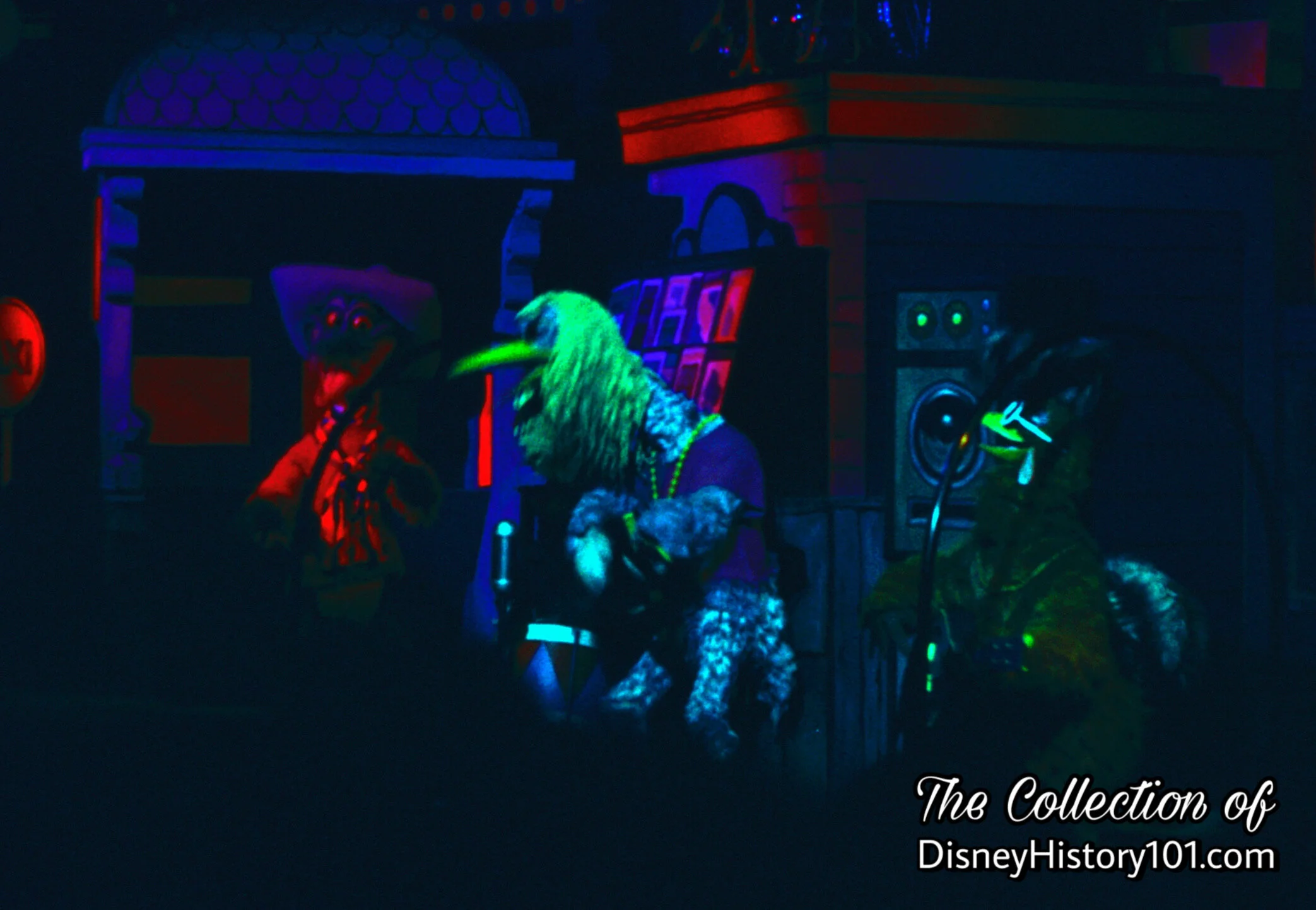 Porcupine, Rooster, and Stork  ; The Big City in Modern Times