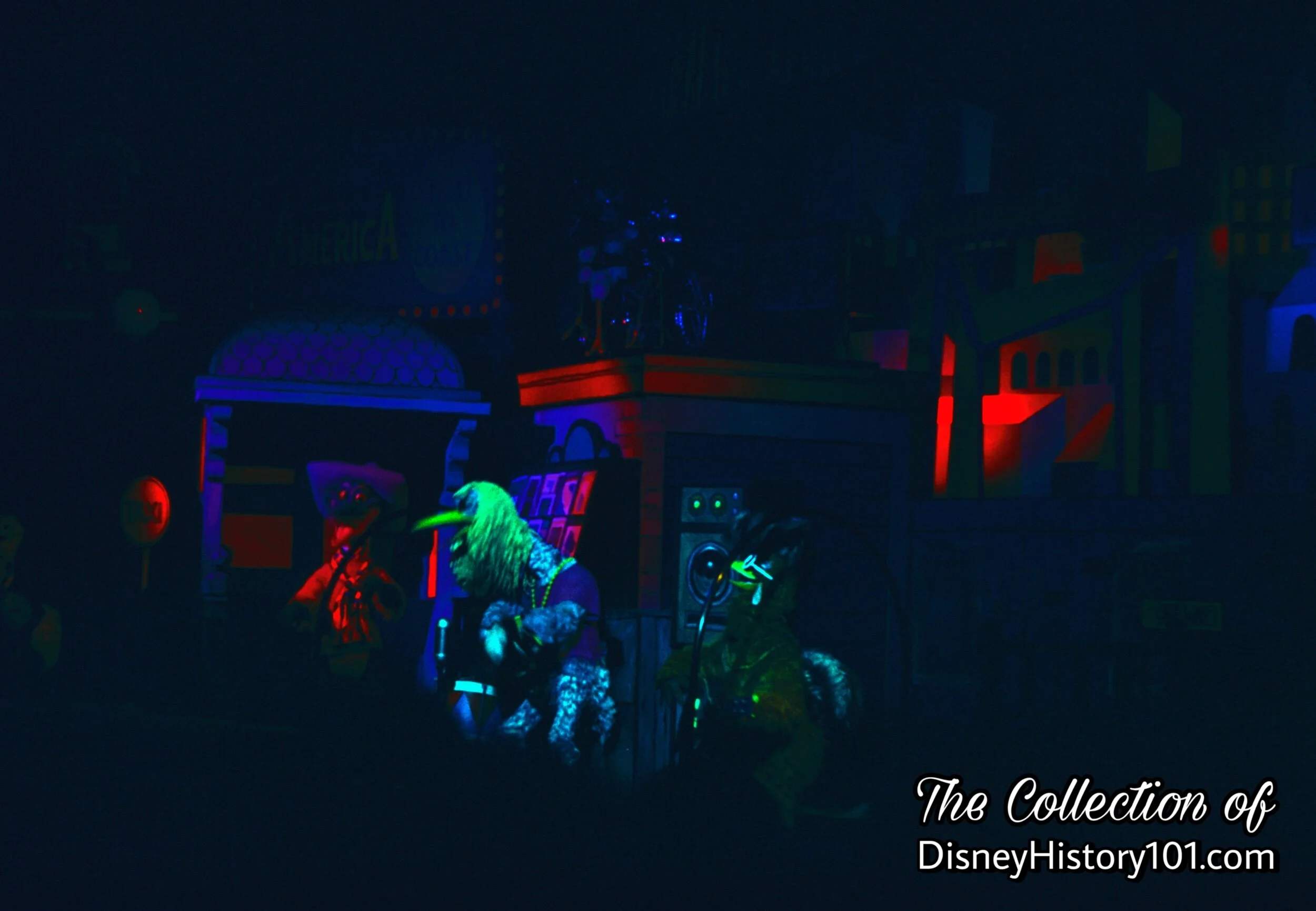 Porcupine, Rooster, and Stork  ; The Big City in Modern Times