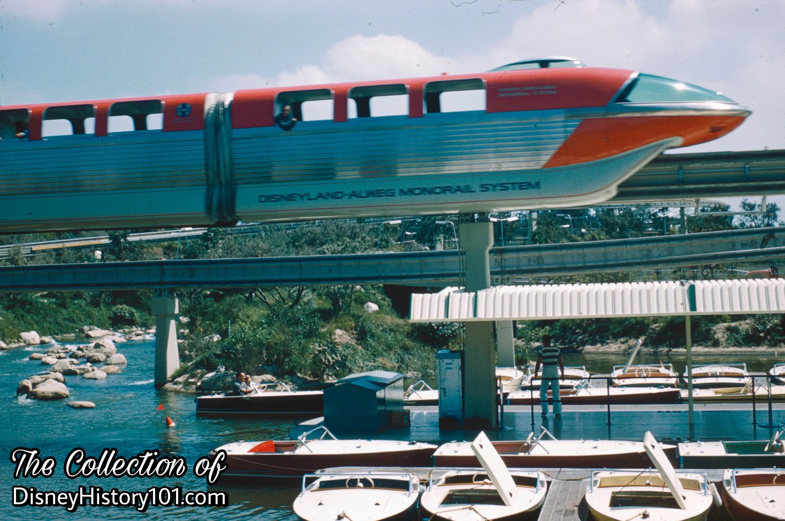 Motorboat Cruise Dock & Storage