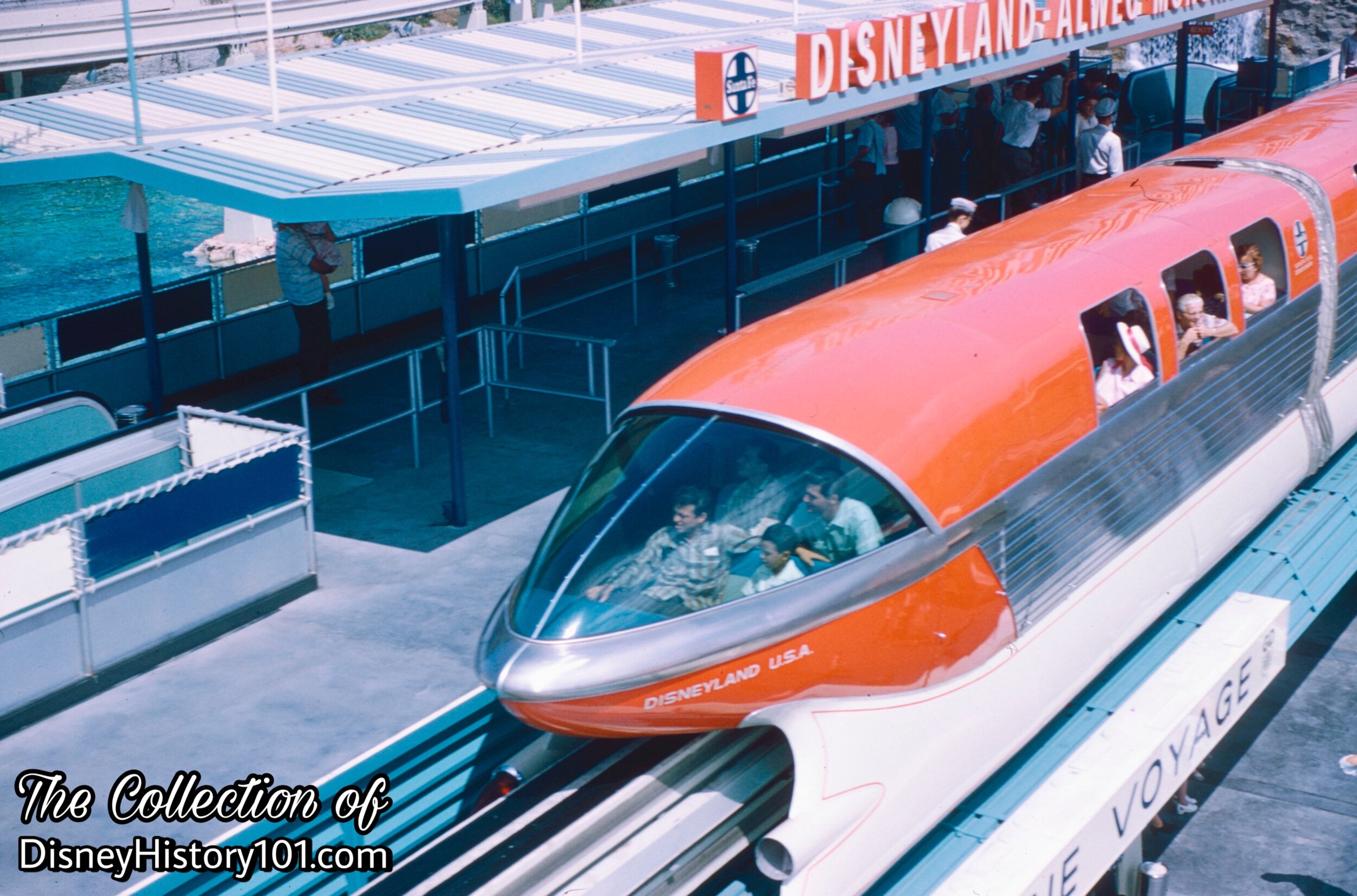 The tail cone of the Monorail Mark II Red missing one bulb.