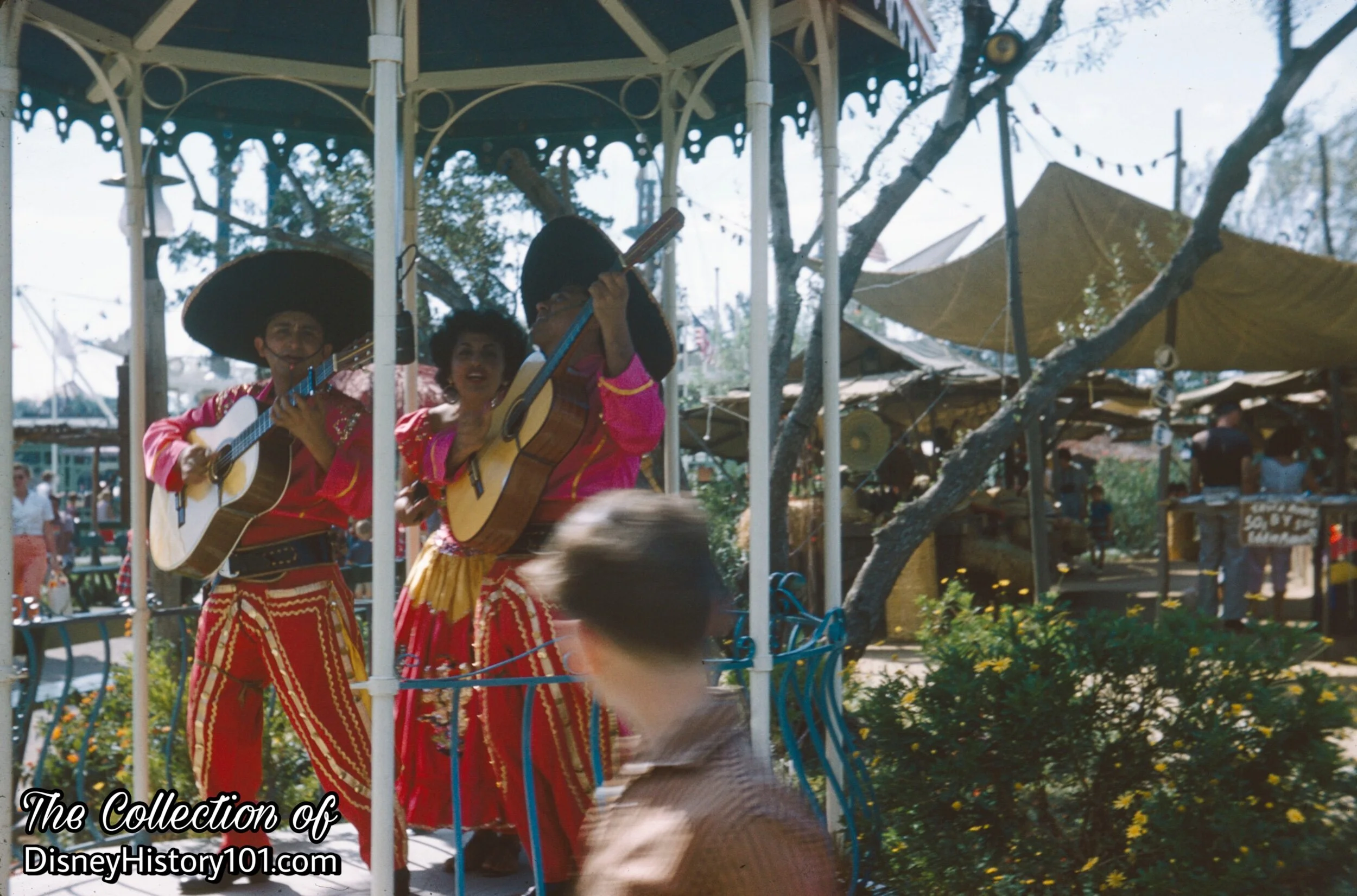  By 1959, there were regularly scheduled free performances by the strolling  Mexican Trio  in the Mexican Area during peak seasons, and on weekends. 