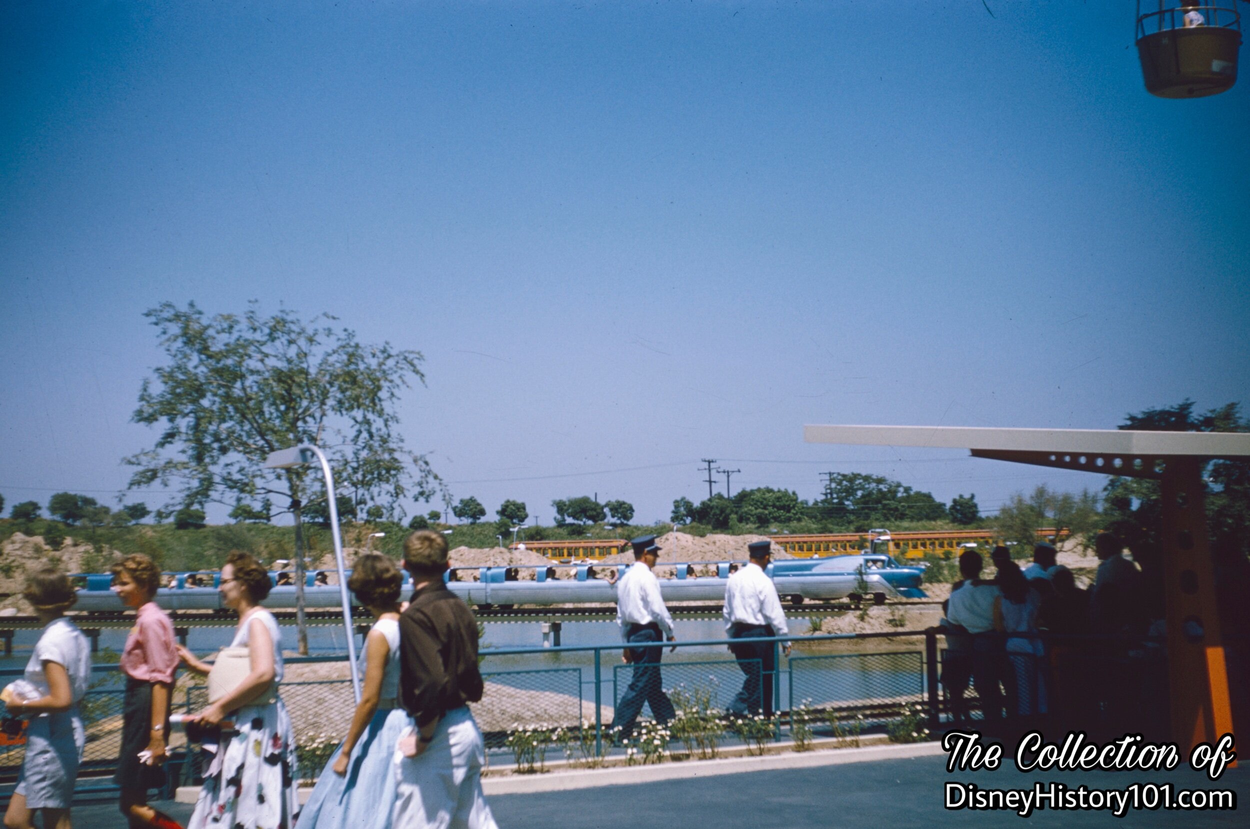 Viewliner Train of Tomorrow (from Tomorrowland Station)