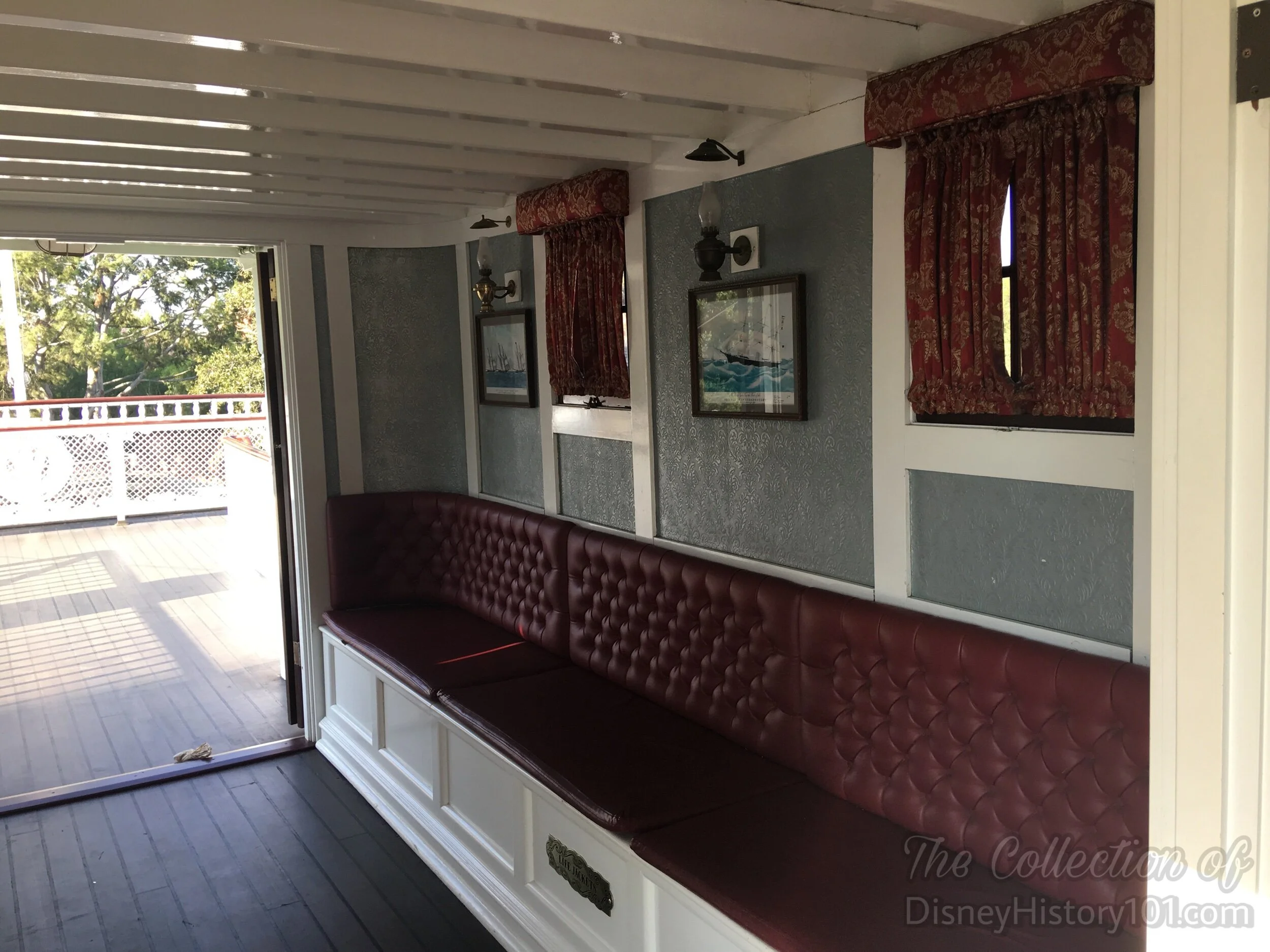 Mark Twain Texas Deck and chairs in the present