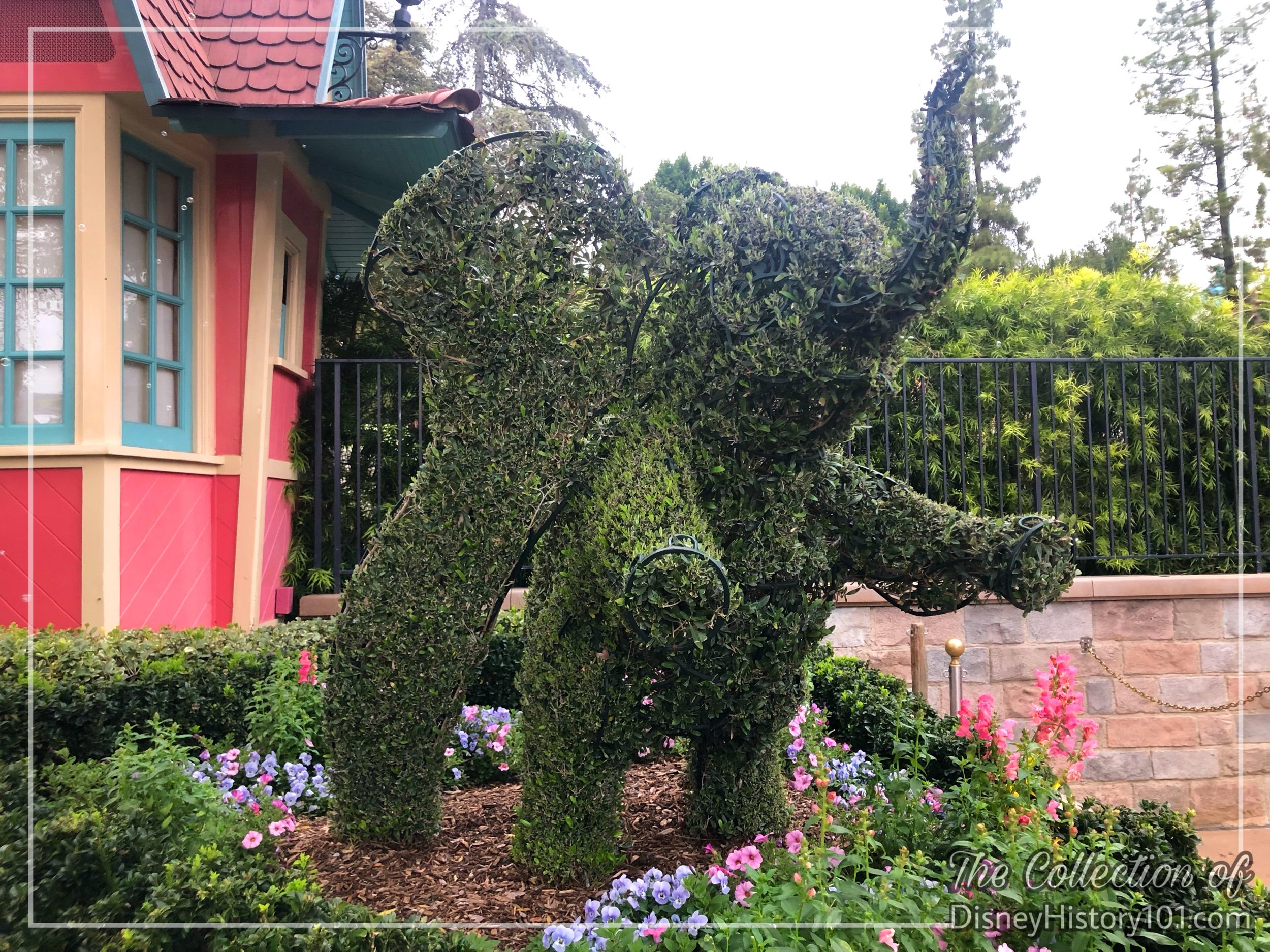 A Dumbo Topiary.