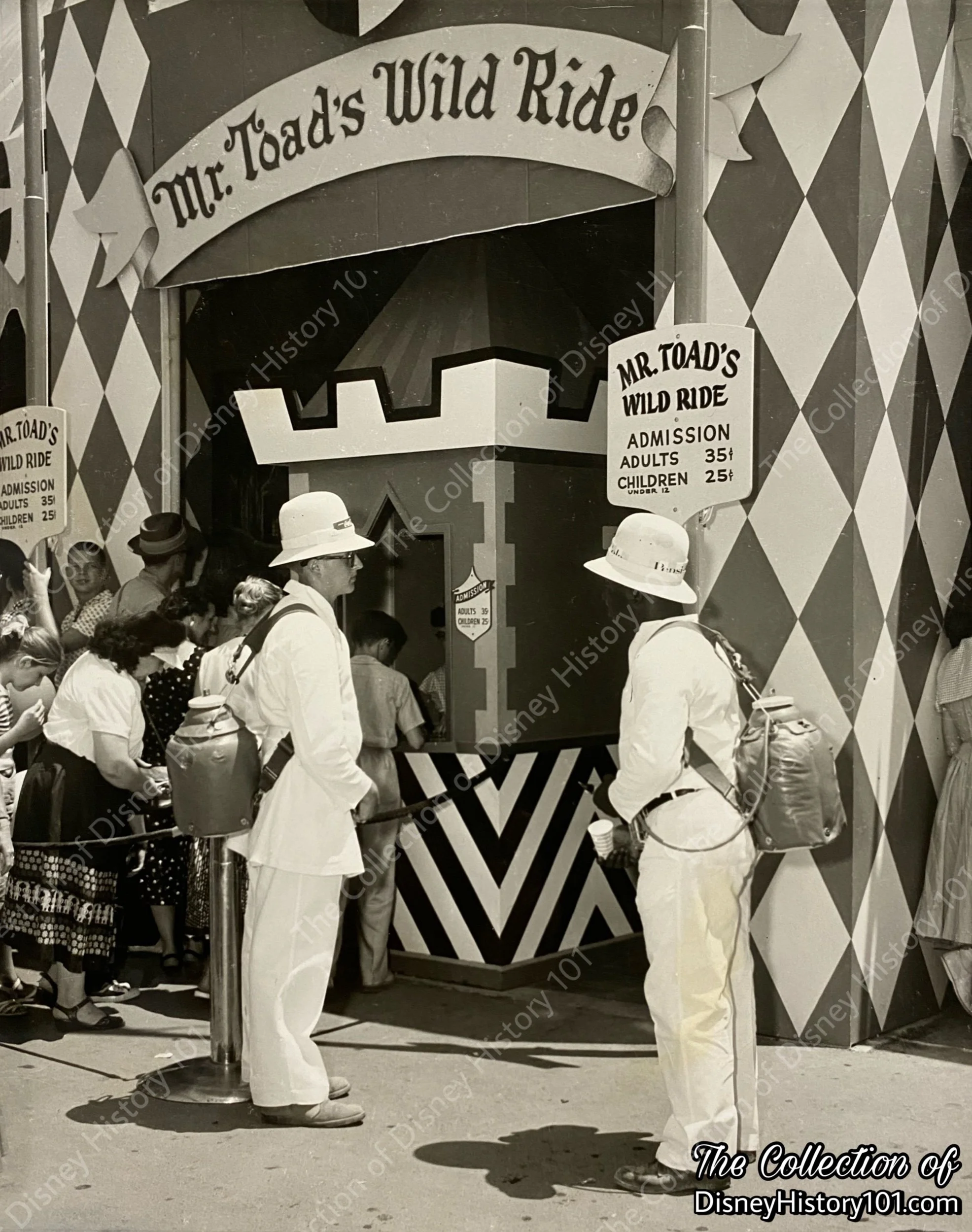 A Coca-Cola Vendor (left) & Pepsi-Cola Vendor (right) support the Disneyland show in Fantasyland.