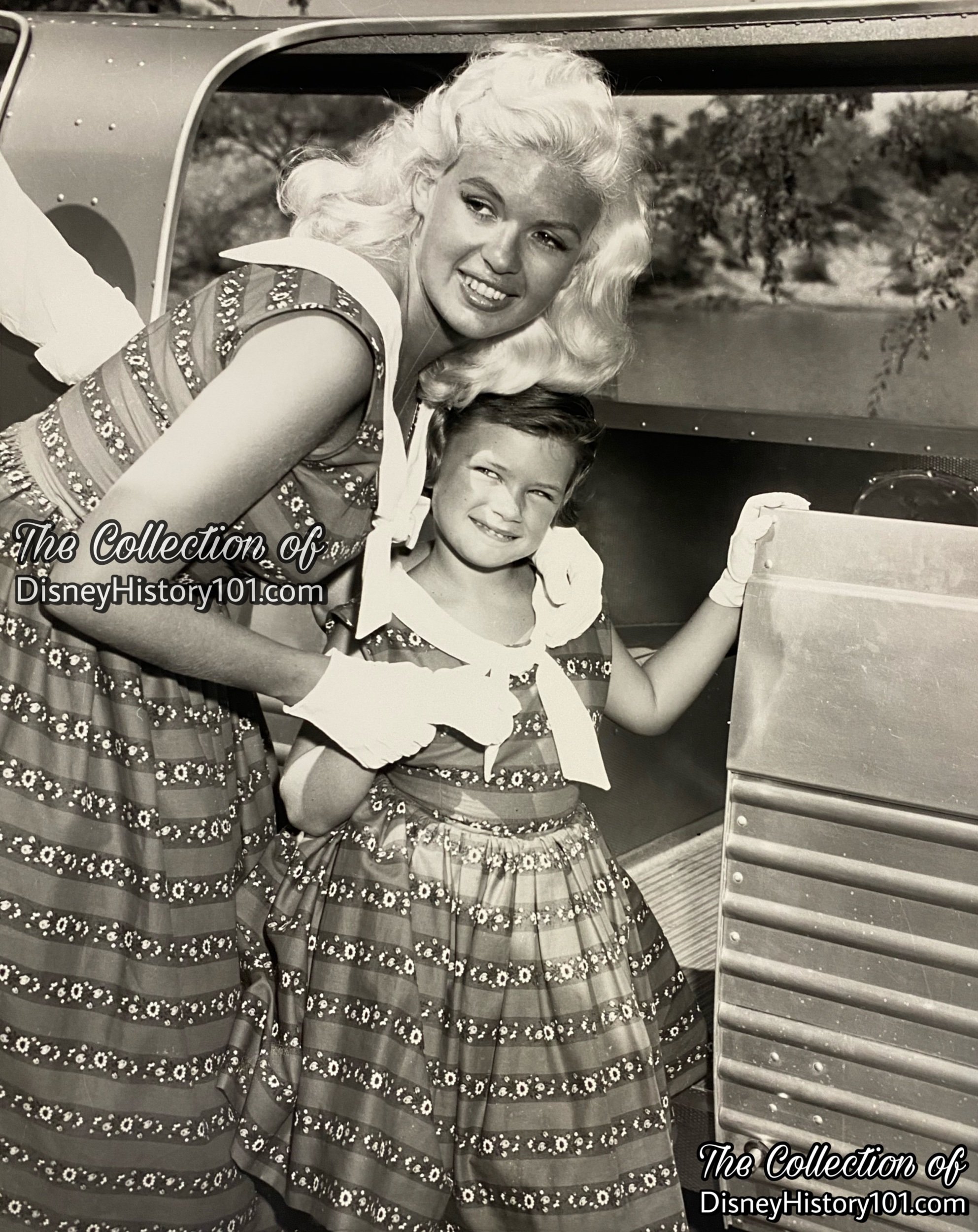 Jayne Mansfield & daughter Jayne Marie take a ride aboard a Viewliner during September of 1957.