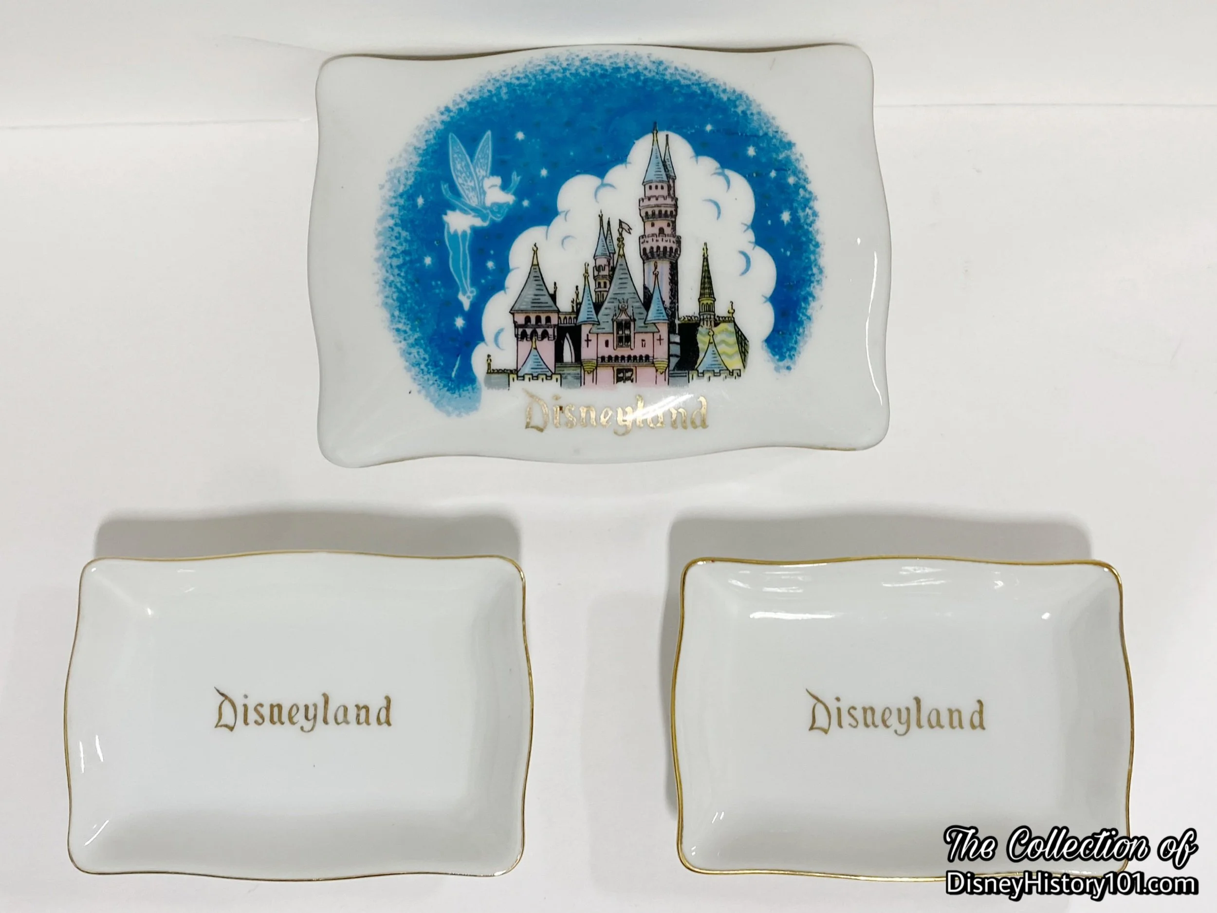 In the "Souvenirs of Disneyland" catalog, the Disneyland Smoker Set was billed under another name for non-smokers. 