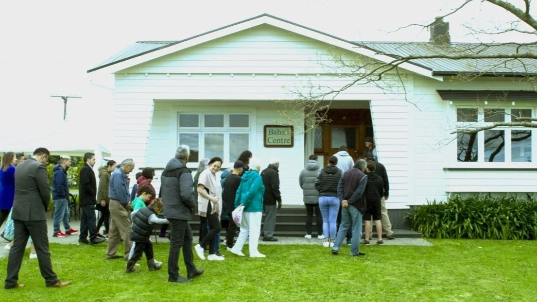 Dedication of carving at Manawatu Bahá’í Centre